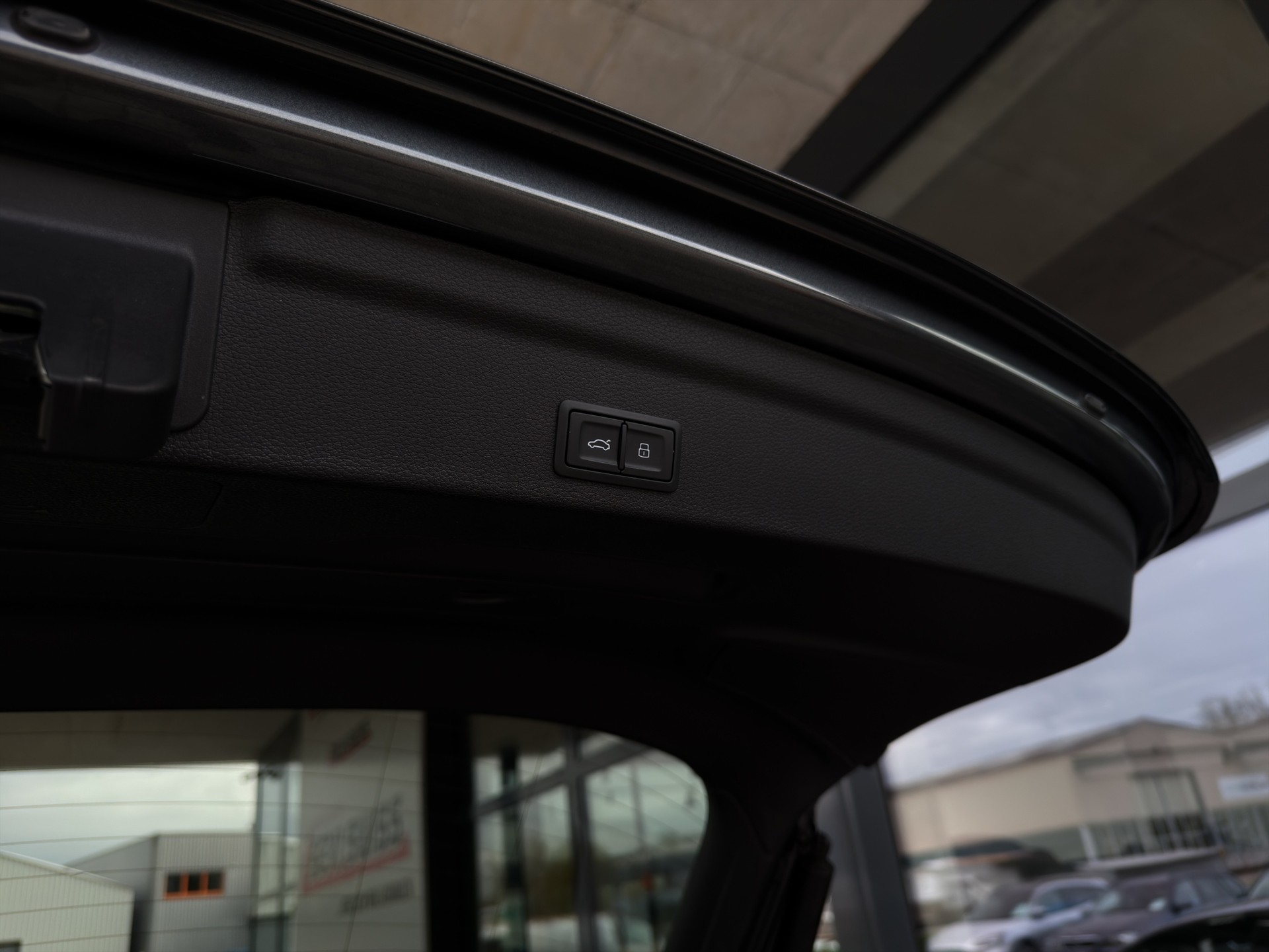 AUDI RS Q3 Sportback quattro S tronic*Ab MFK,1 Jahr oder 20'000km Garantie auf Motor und Getriebe*-image-19