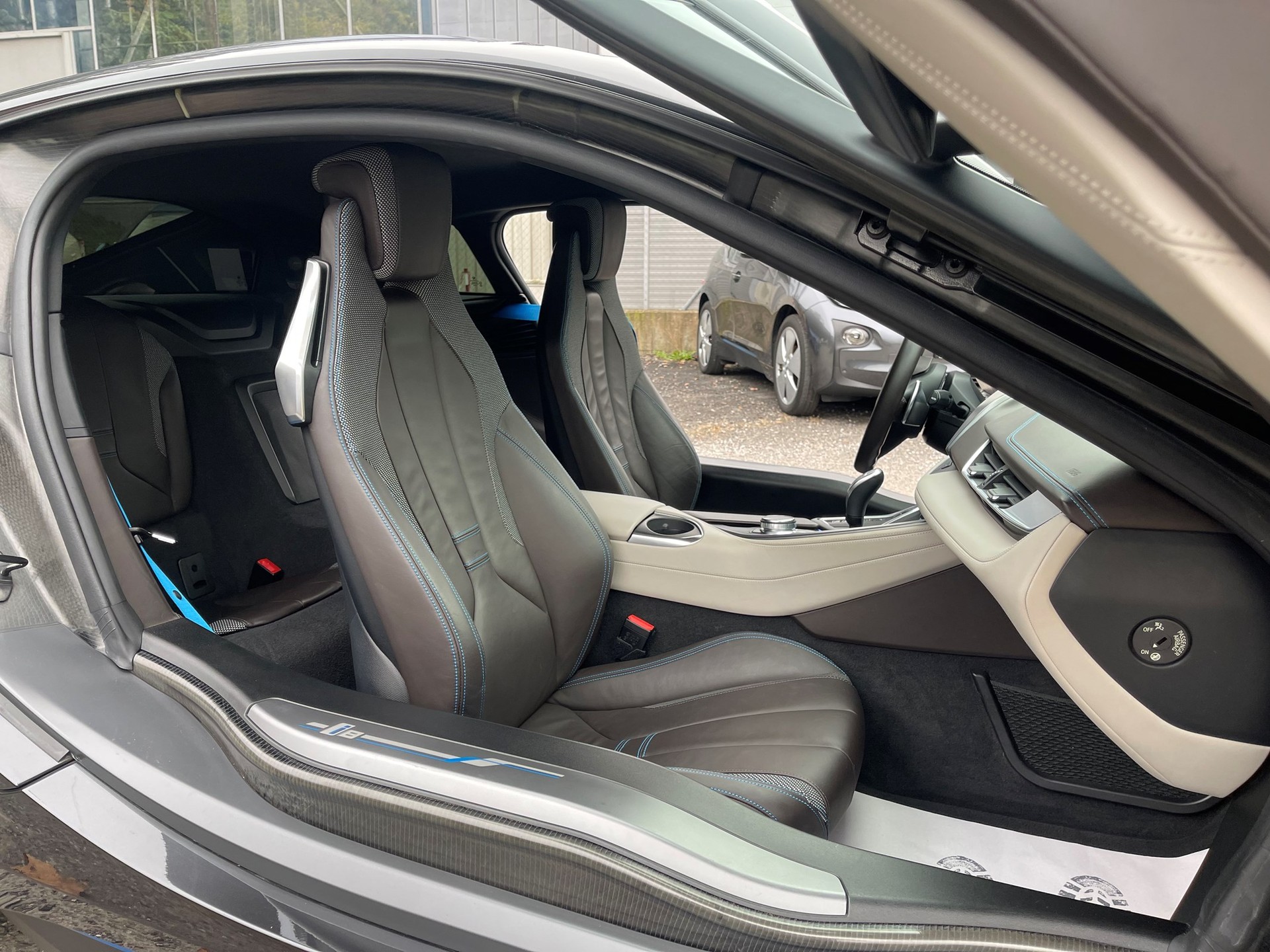 BMW i8 Coupé 11.9 KWH-image-14