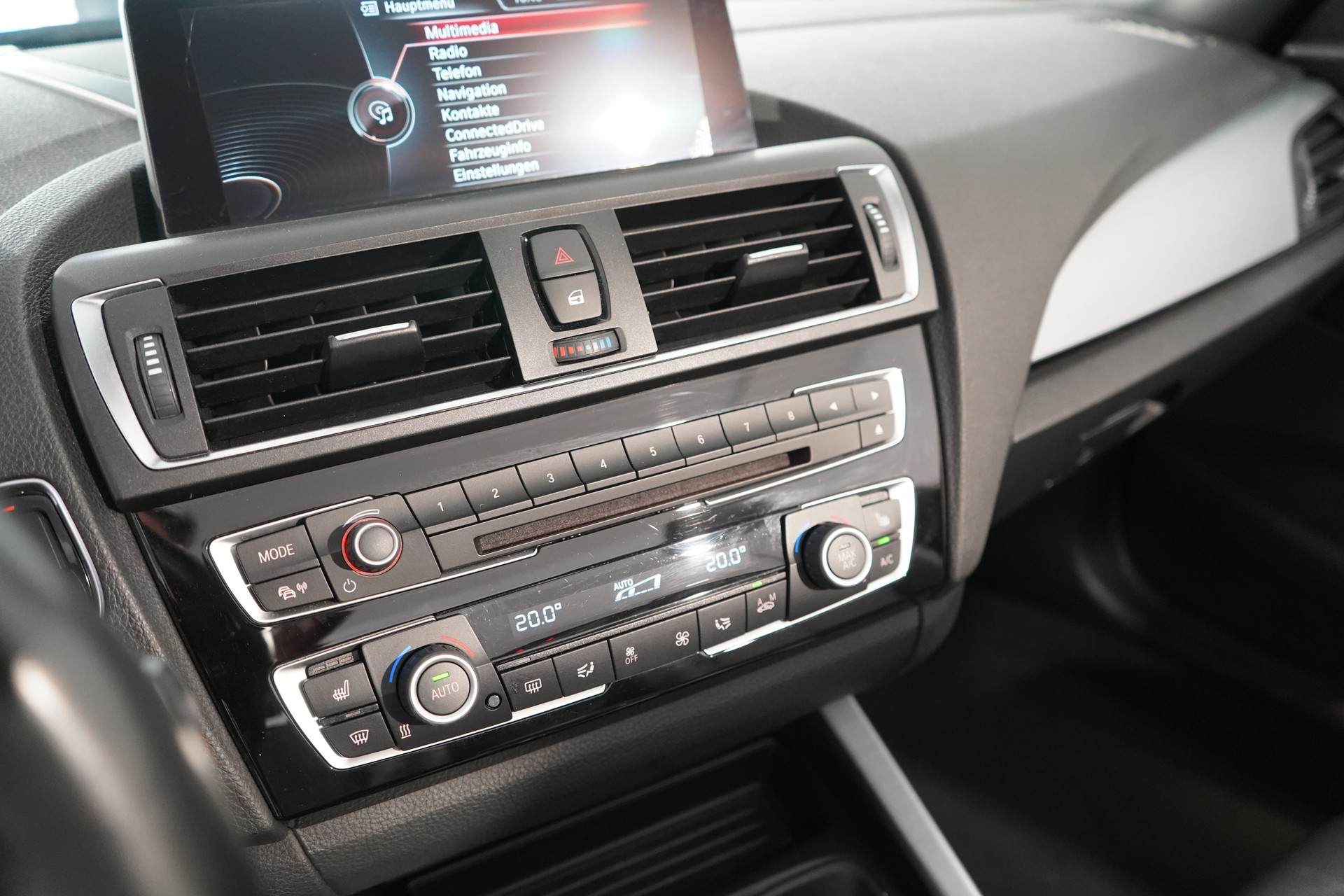 BMW M235i Steptronic-image-12