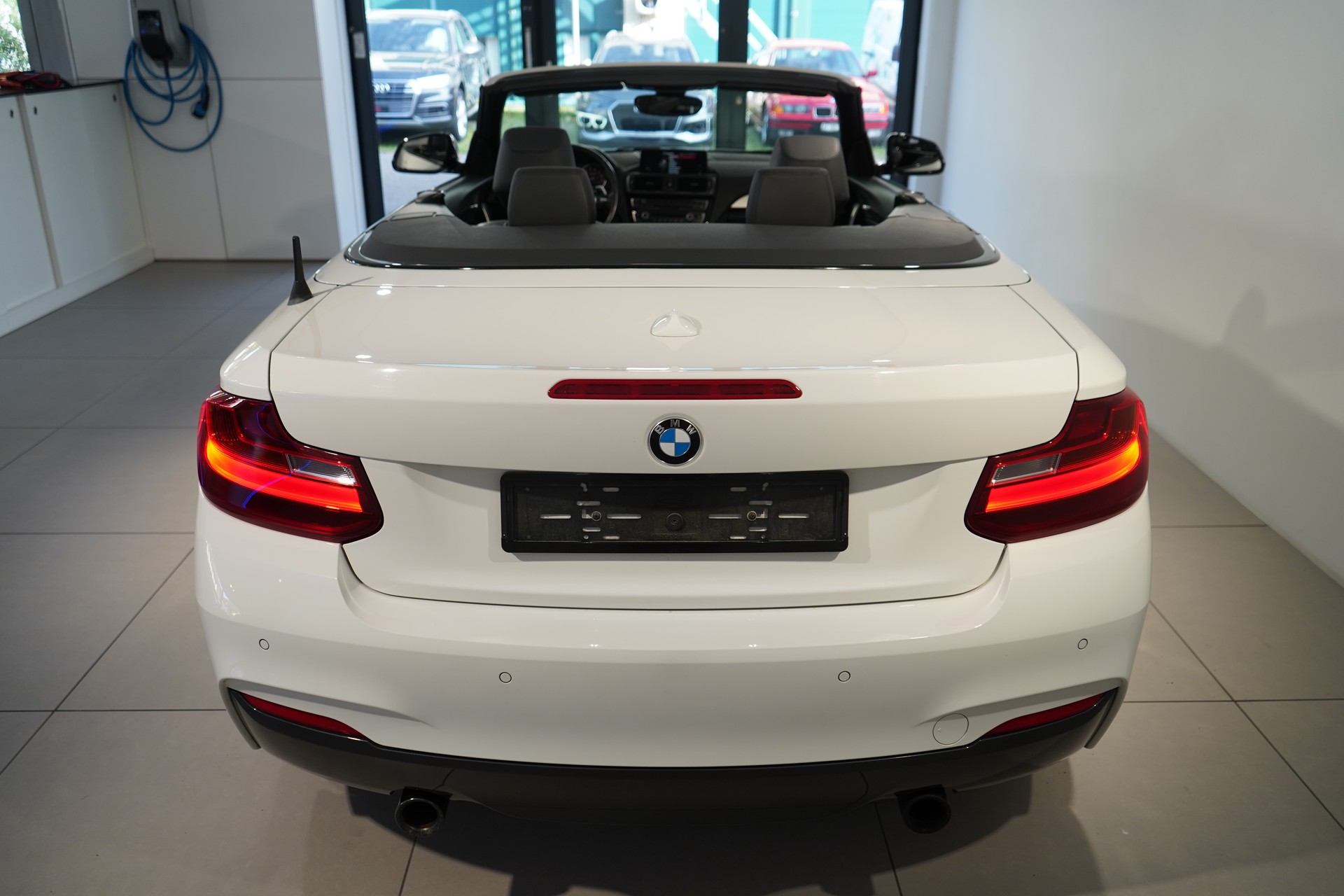 BMW M235i Steptronic-showroom-element-3