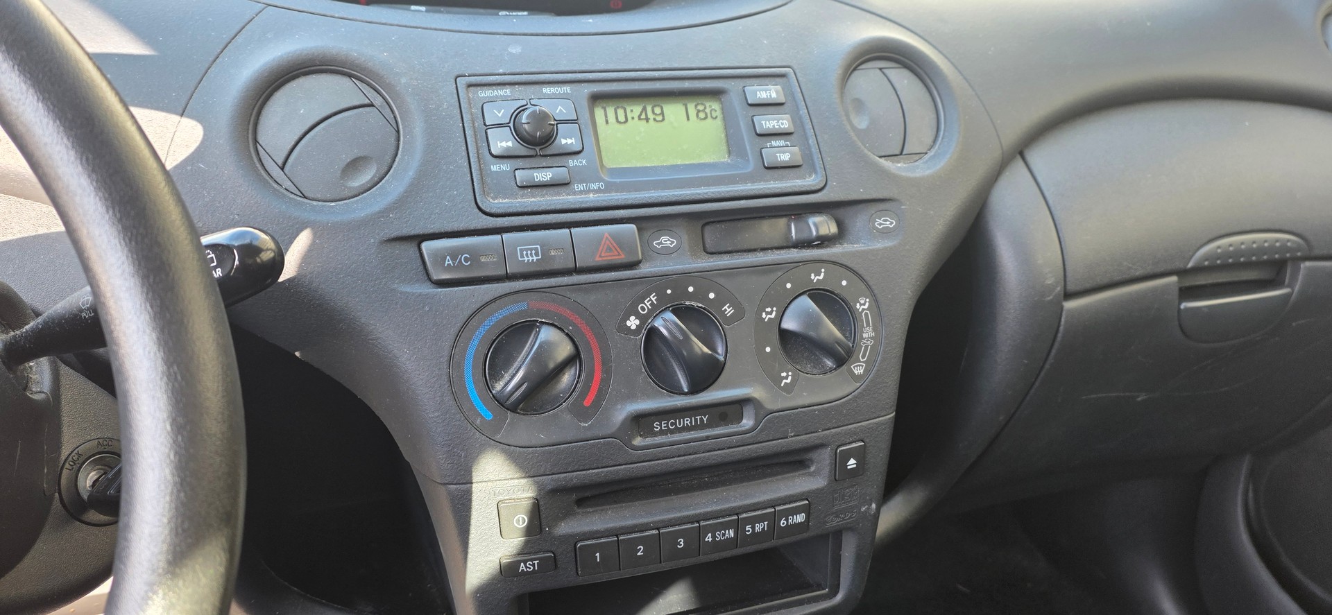 TOYOTA Yaris 1.3 Linea Luna-image-4