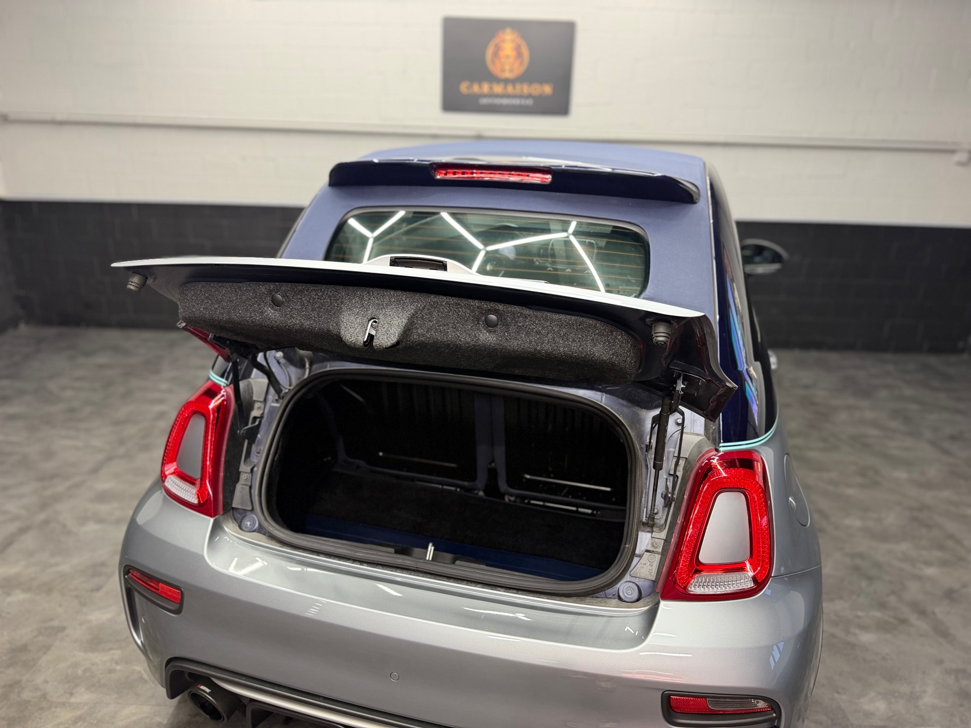 FIAT 695C 1.4 16V Turbo Abarth Rivale Dualogic | Akrapovic Auspuff | Cabrio | CH-Auto | Beats Soundsystem | Special Edition Nr. 2569-image-28