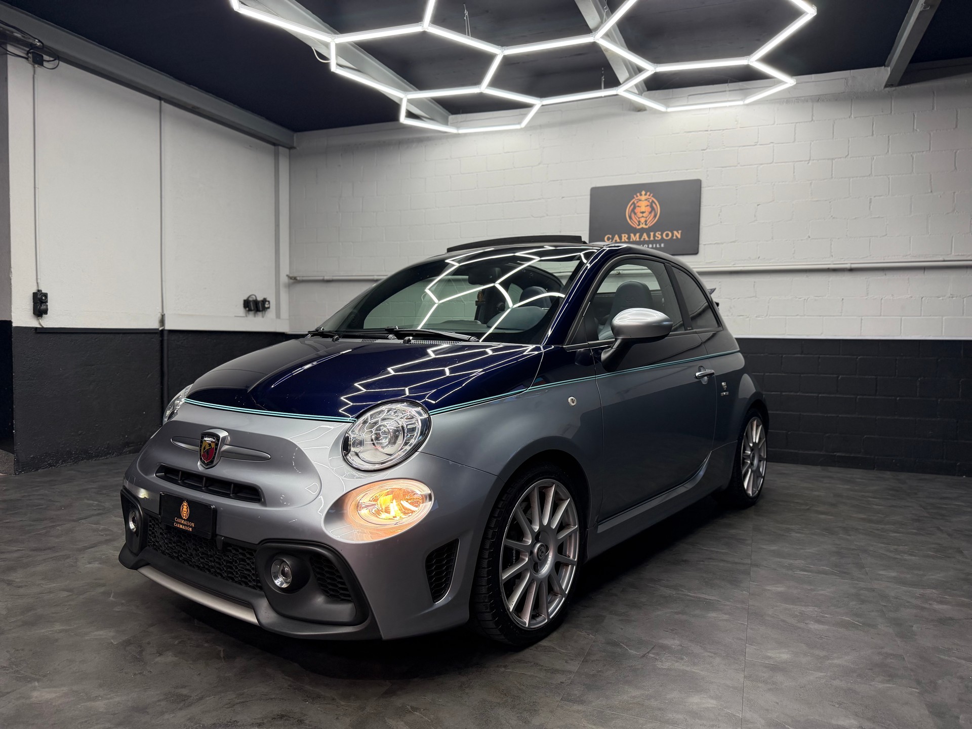 FIAT 695C 1.4 16V Turbo Abarth Rivale Dualogic | Akrapovic Auspuff | Cabrio | CH-Auto | Beats Soundsystem | Special Edition Nr. 2569-image-2