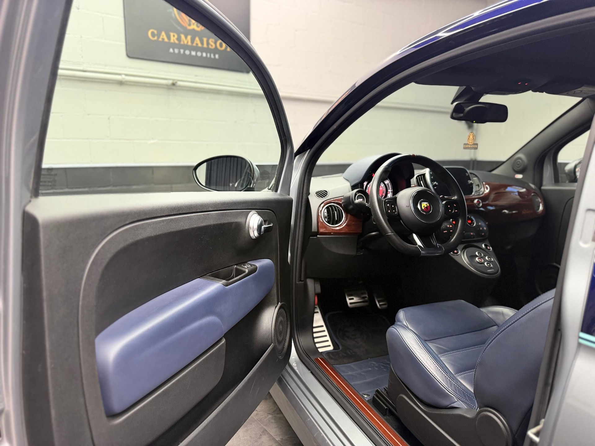FIAT 695C 1.4 16V Turbo Abarth Rivale Dualogic | Akrapovic Auspuff | Cabrio | CH-Auto | Beats Soundsystem | Special Edition Nr. 2569-image-13