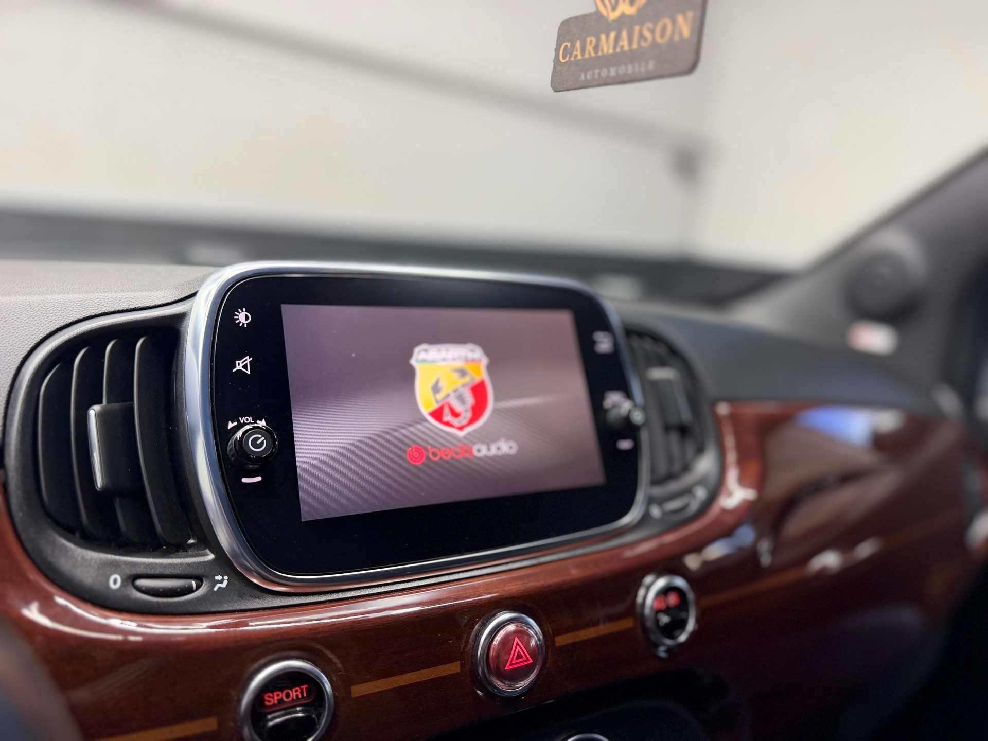 FIAT 695C 1.4 16V Turbo Abarth Rivale Dualogic | Akrapovic Auspuff | Cabrio | CH-Auto | Beats Soundsystem | Special Edition Nr. 2569-image-27