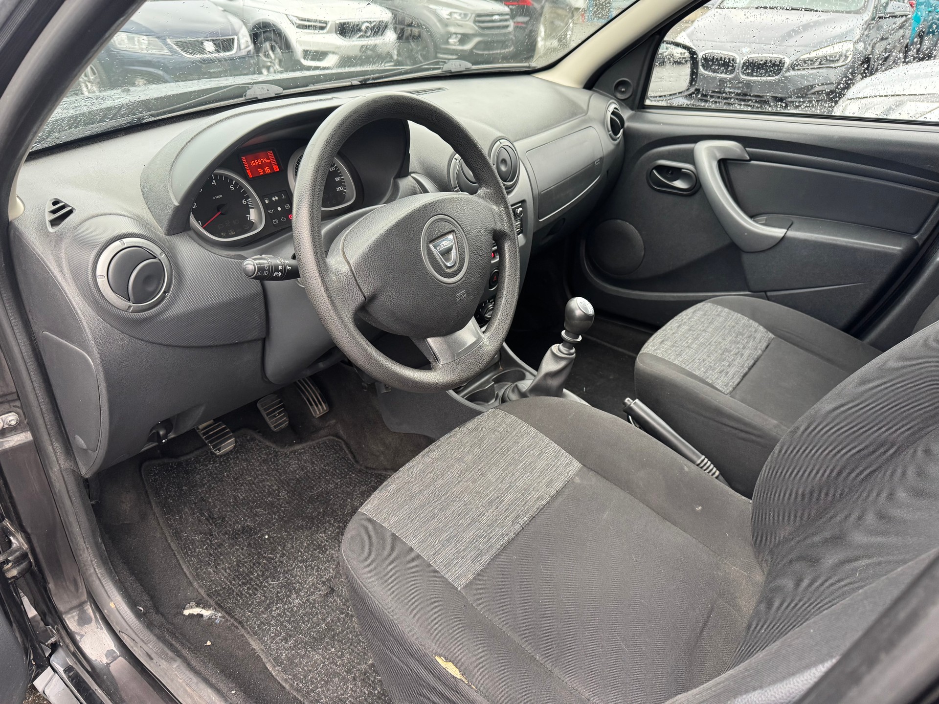 DACIA Duster 1.6 4x4-image-12