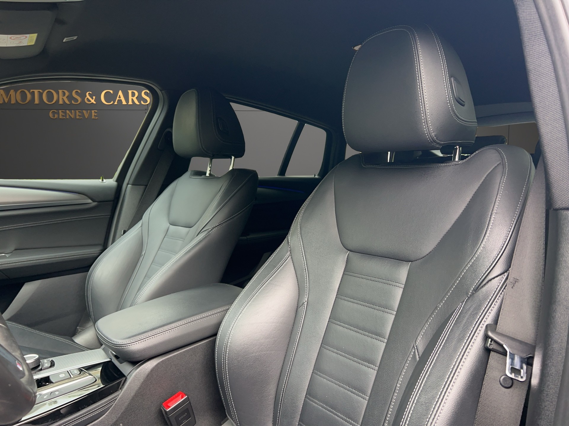 BMW X4 xDrive 20i M Sport Steptronic-image-12