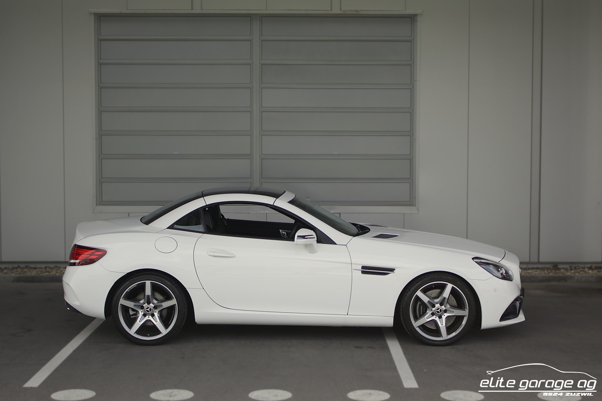 MERCEDES-BENZ SLC 300 AMG Line 9G-Tronic-image-5
