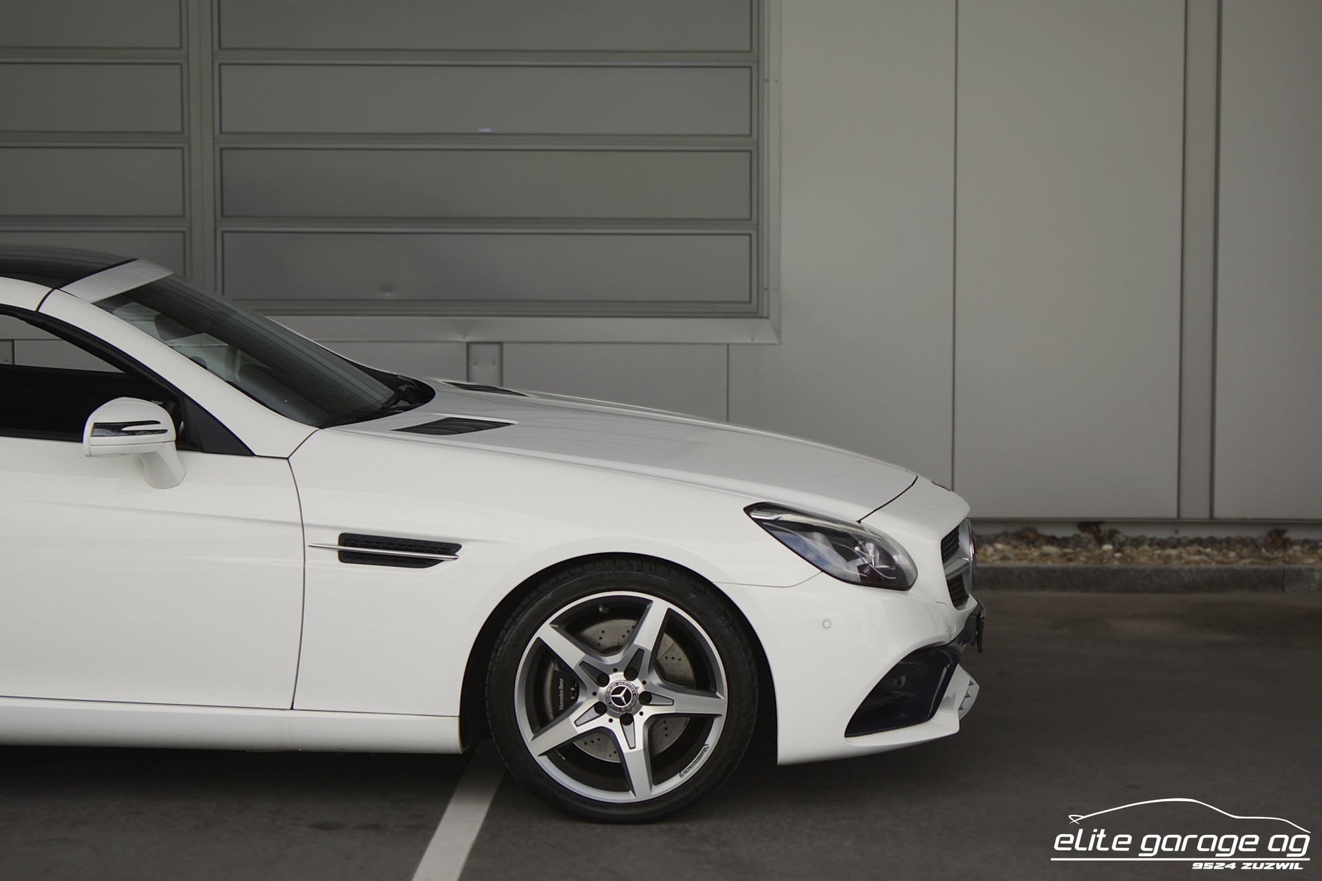 MERCEDES-BENZ SLC 300 AMG Line 9G-Tronic-image-9