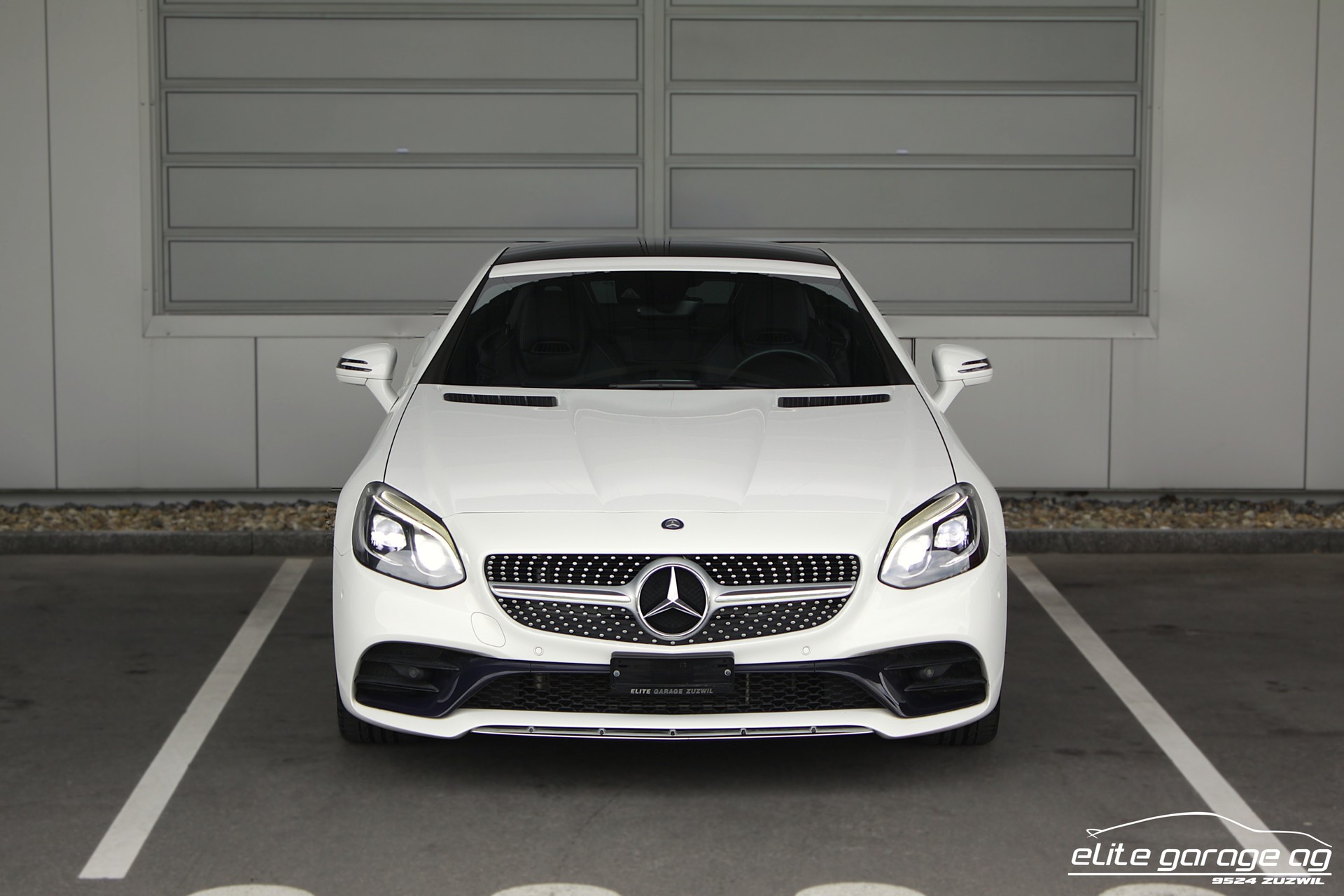 MERCEDES-BENZ SLC 300 AMG Line 9G-Tronic-image-7