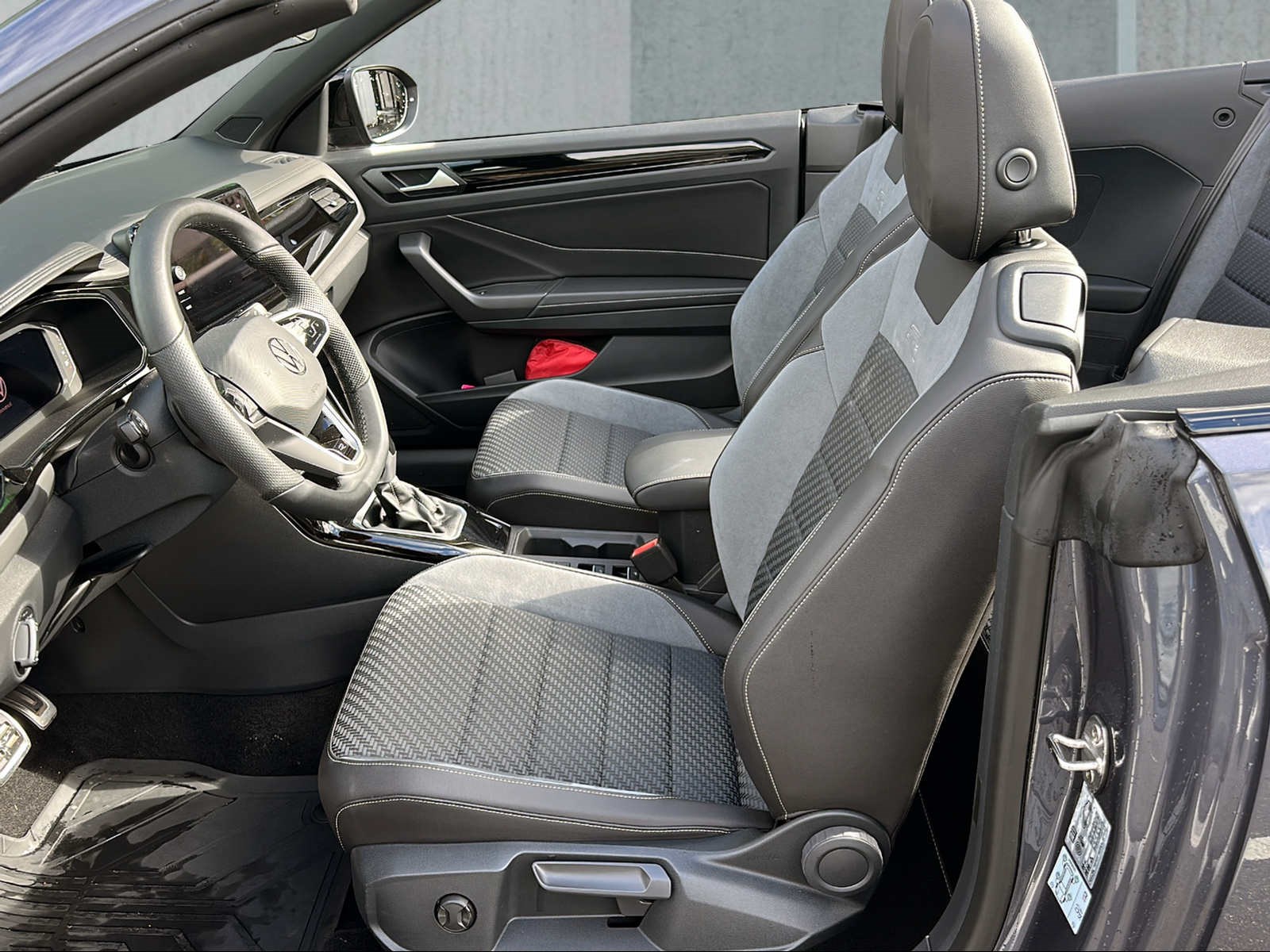 VW T-Roc Cabriolet 1.5 TSI EVO R-Line DSG-image-10