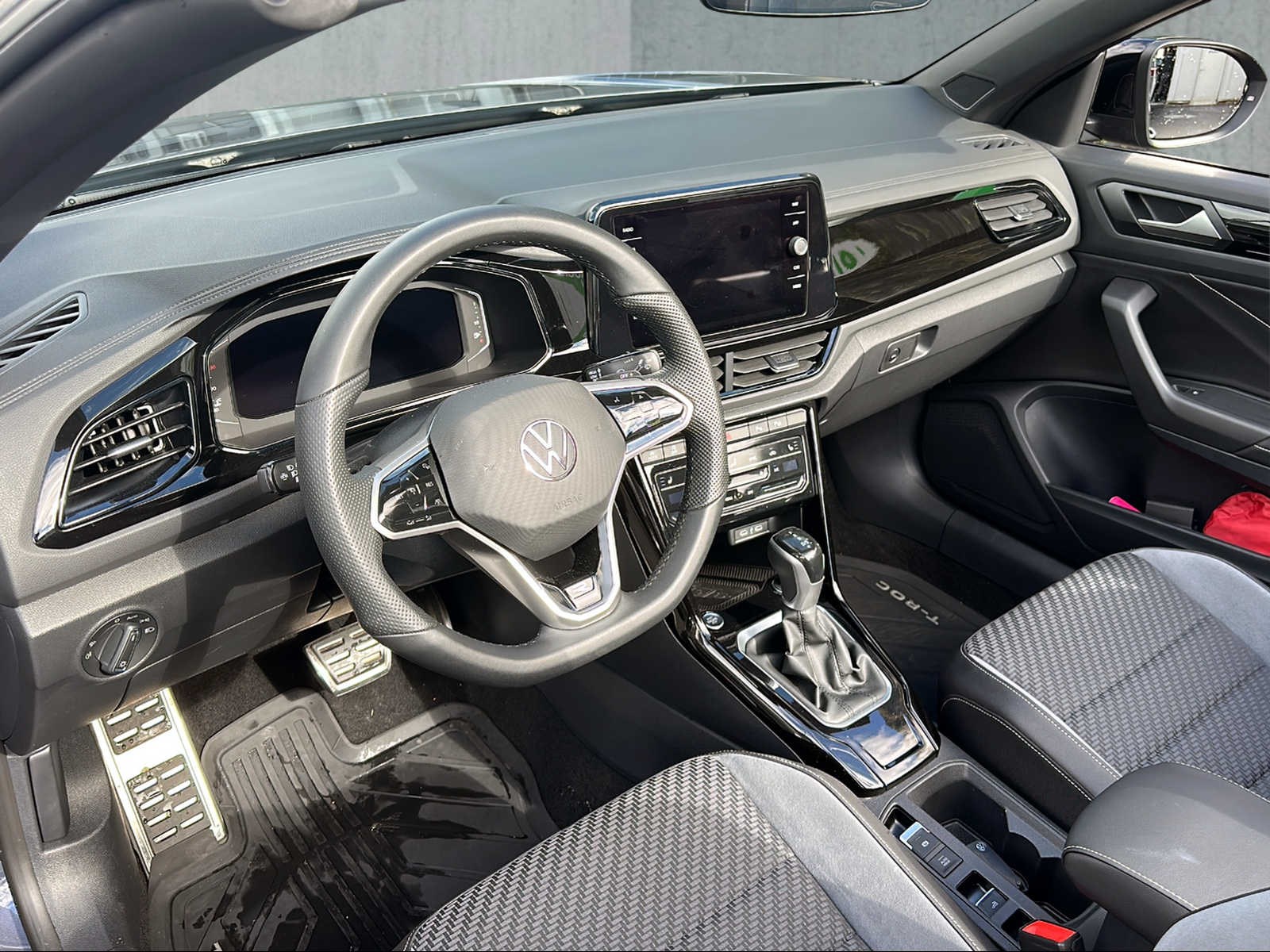 VW T-Roc Cabriolet 1.5 TSI EVO R-Line DSG-image-11