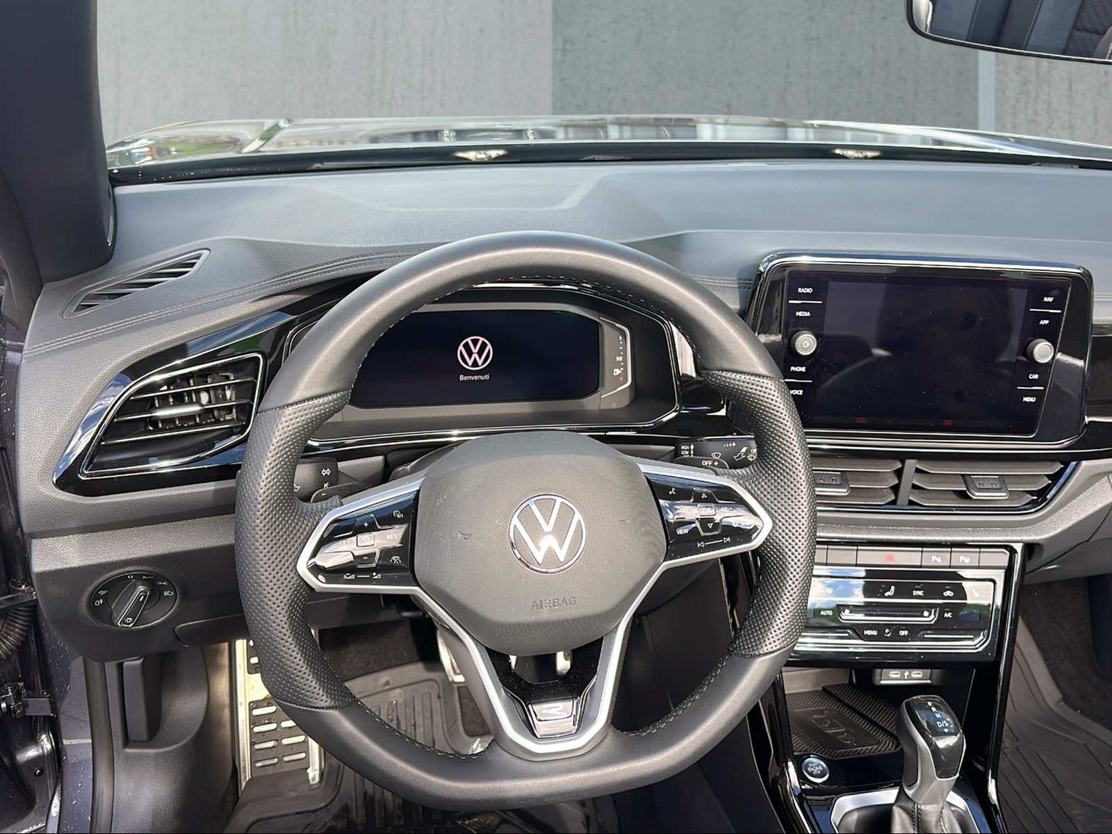 VW T-Roc Cabriolet 1.5 TSI EVO R-Line DSG-image-12
