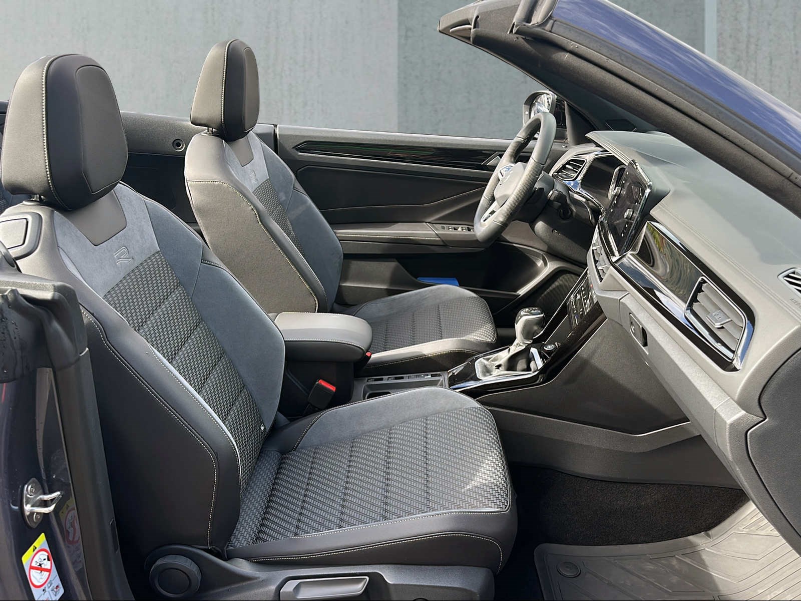 VW T-Roc Cabriolet 1.5 TSI EVO R-Line DSG-image-15