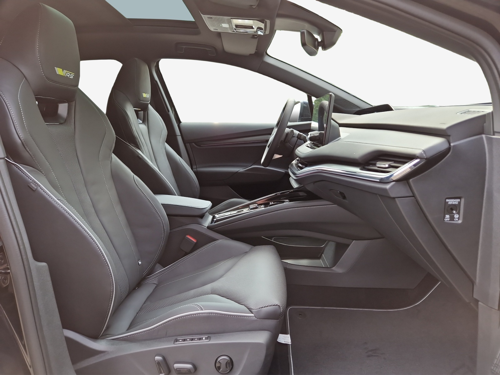 SKODA Enyaq RS 4x4-image-12