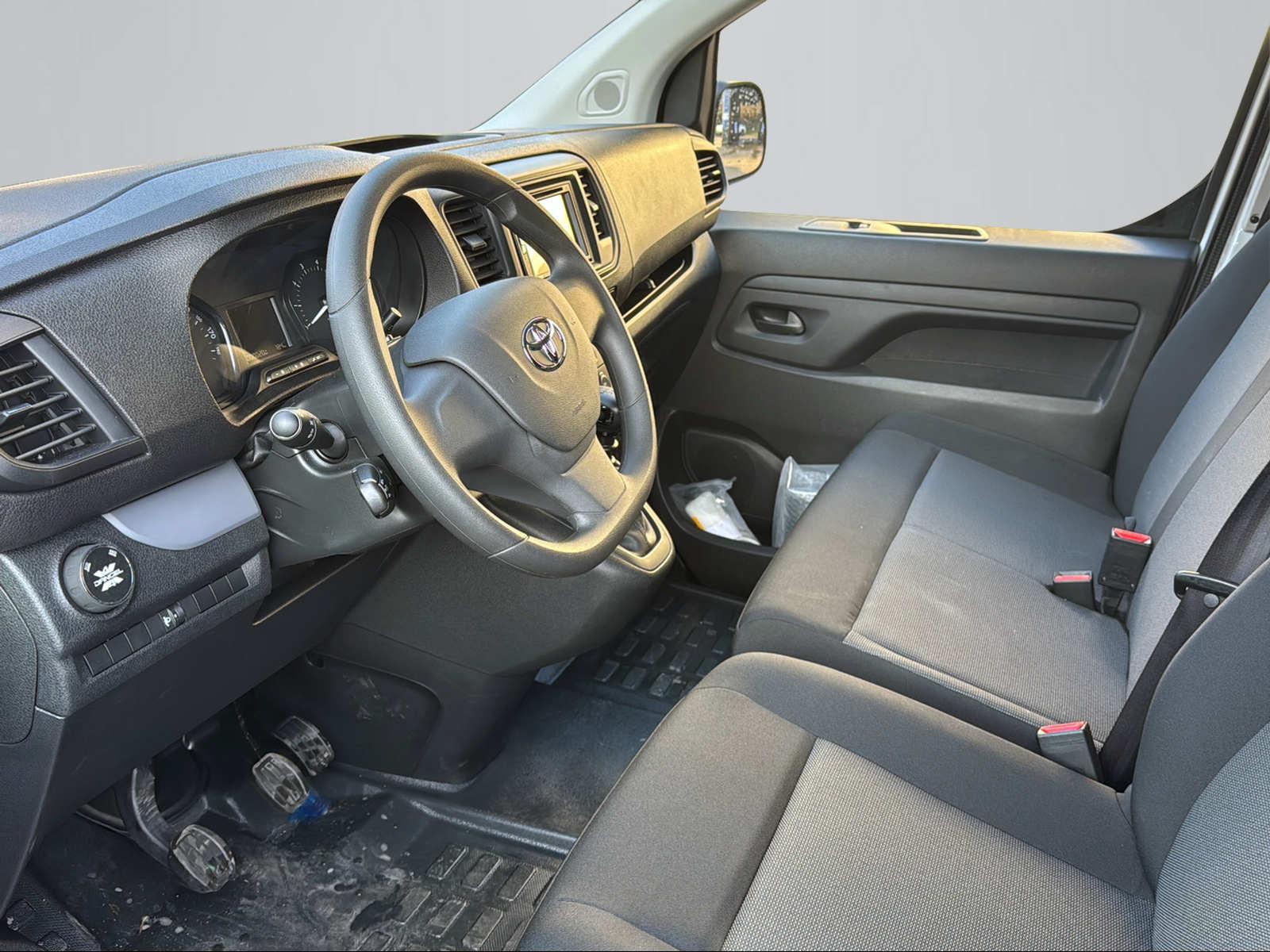 TOYOTA PROACE Verso L1 2.0 D Comfort 4x4-image-5