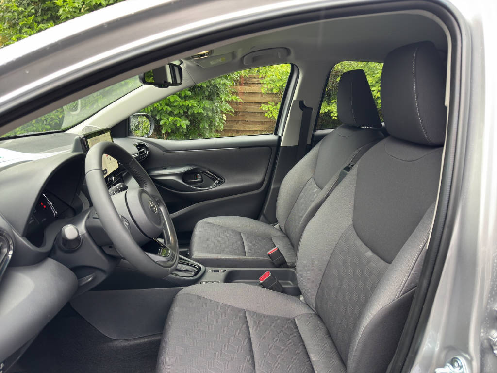 TOYOTA Yaris 1.5 VVT-i HSD Trend-image-5