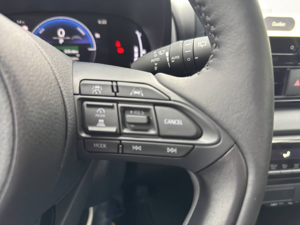 TOYOTA Yaris 1.5 VVT-i HSD Trend-image-8