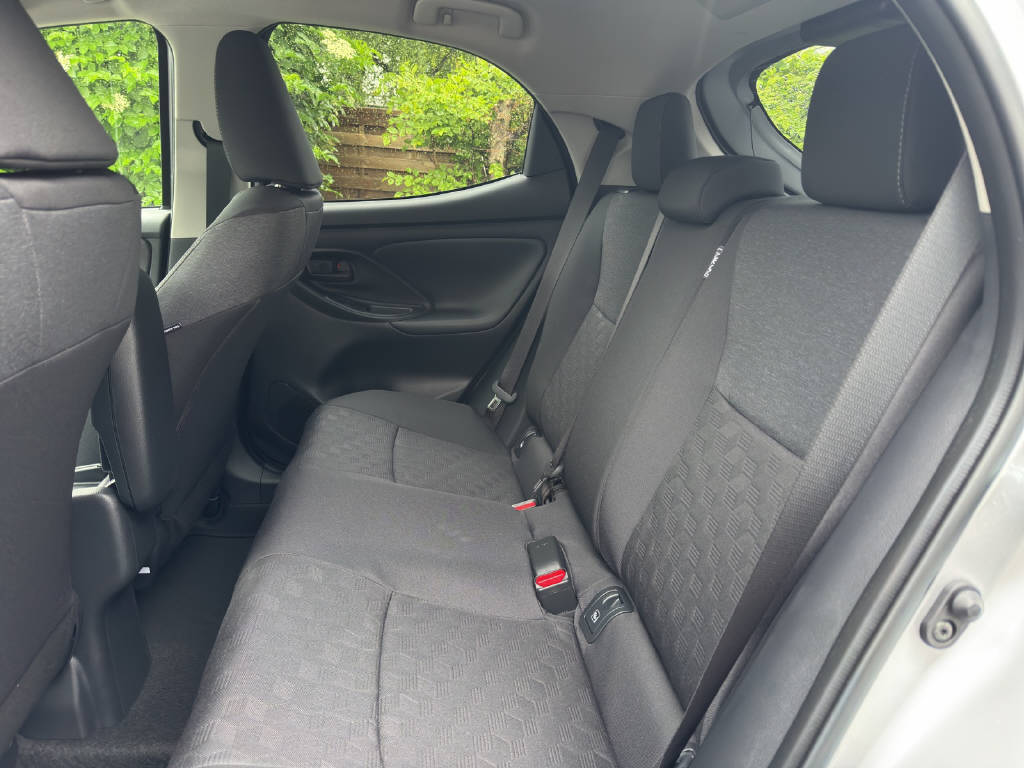 TOYOTA Yaris 1.5 VVT-i HSD Trend-image-14