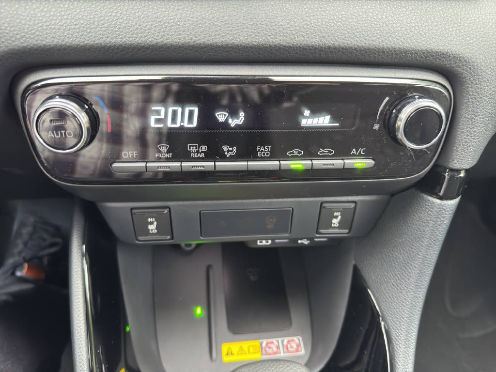 TOYOTA Yaris 1.5 VVT-i HSD Trend-image-11