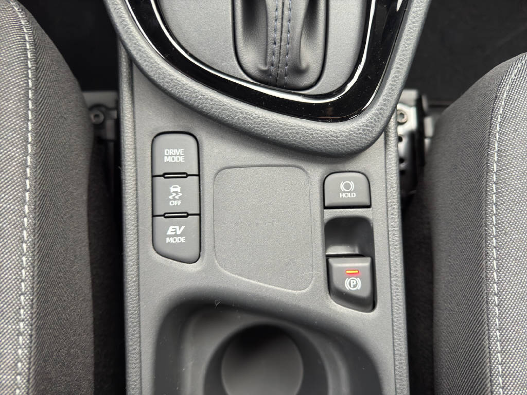 TOYOTA Yaris 1.5 VVT-i HSD Trend-image-12