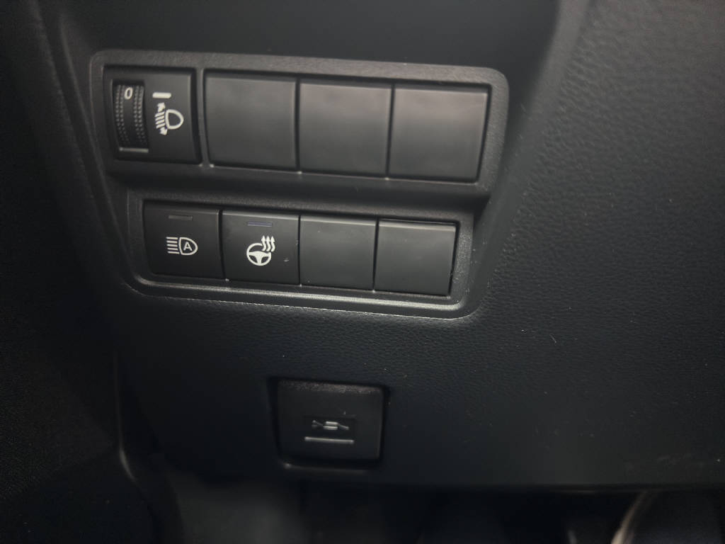 TOYOTA Yaris 1.5 VVT-i HSD Trend-image-13