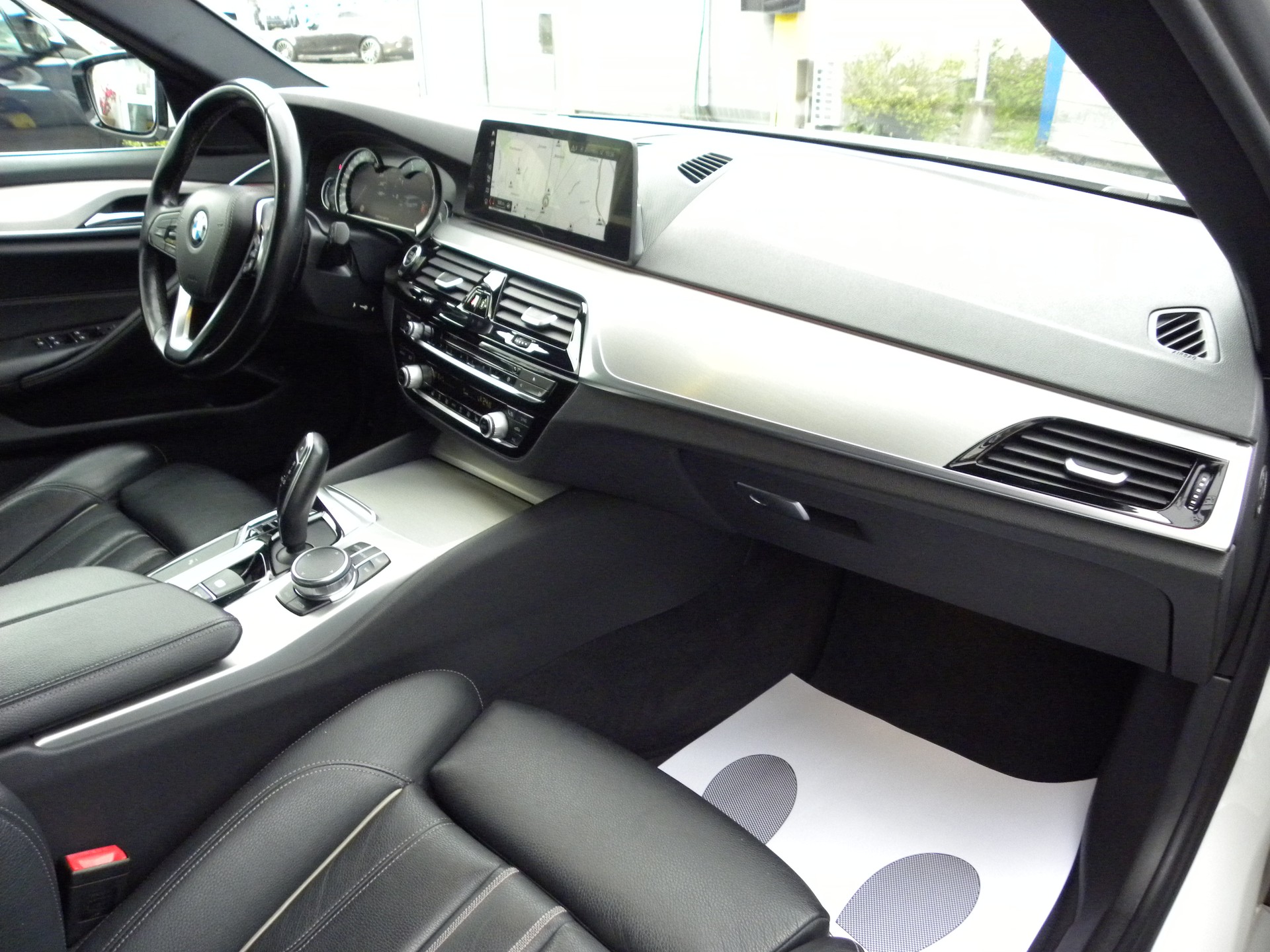 BMW 520d xDrive Touring Sport Line Steptronic-image-5