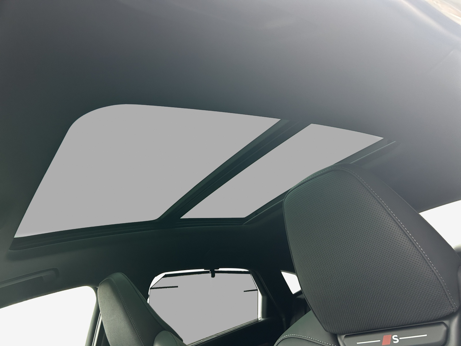 AUDI SQ6 Sportback e-tron quattro-image-13