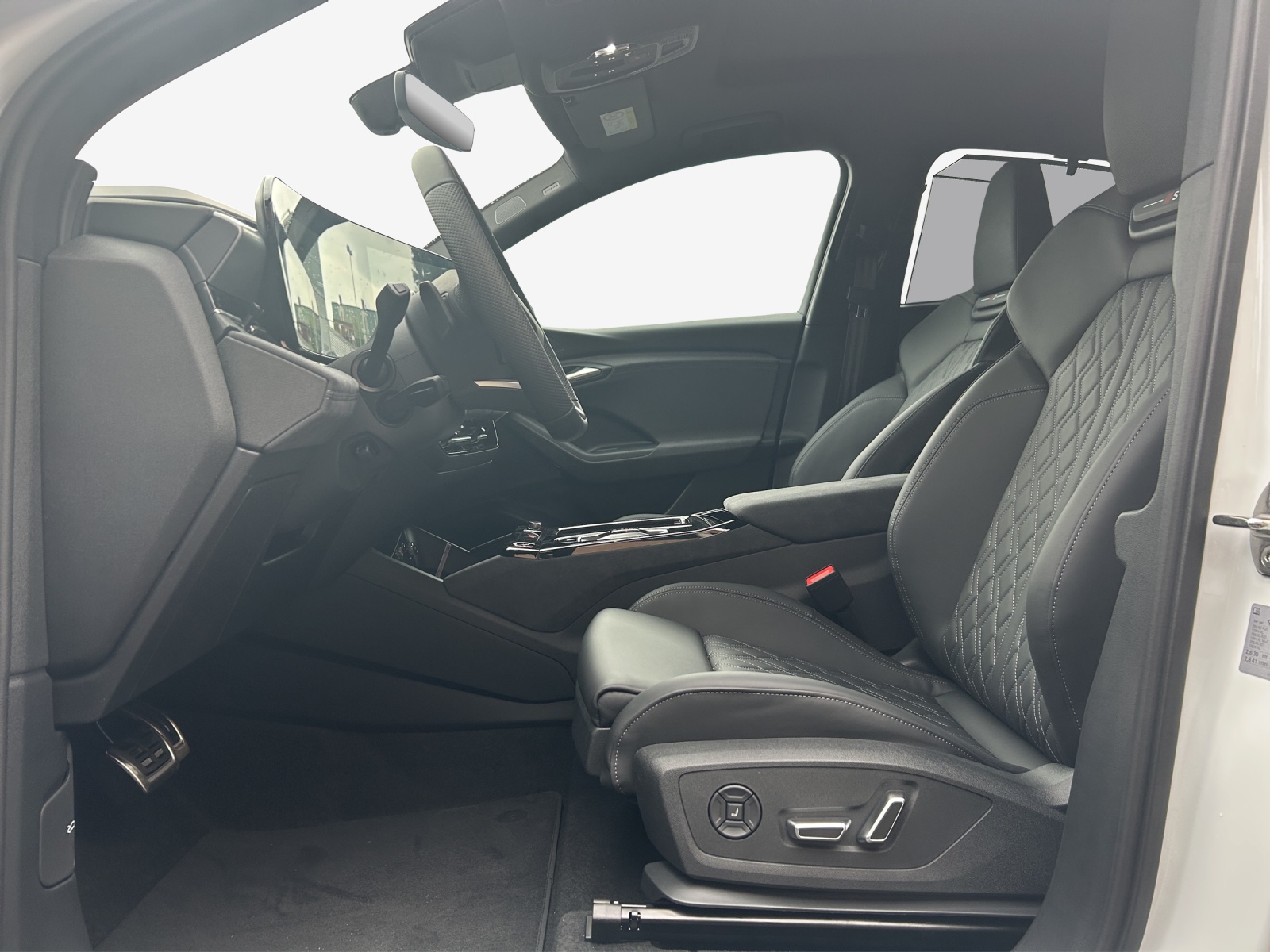 AUDI SQ6 Sportback e-tron quattro-image-7