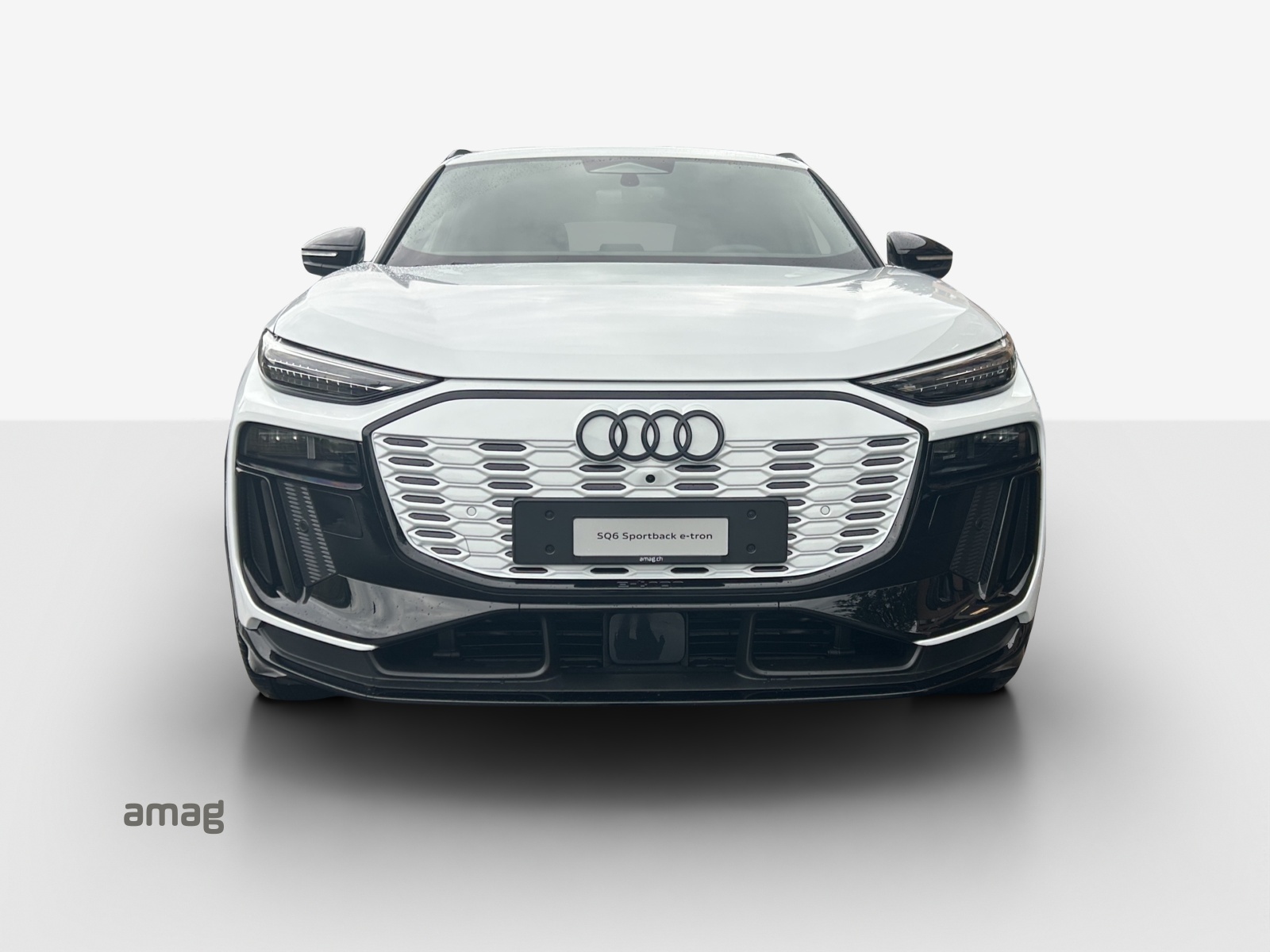 AUDI SQ6 Sportback e-tron quattro-image-6