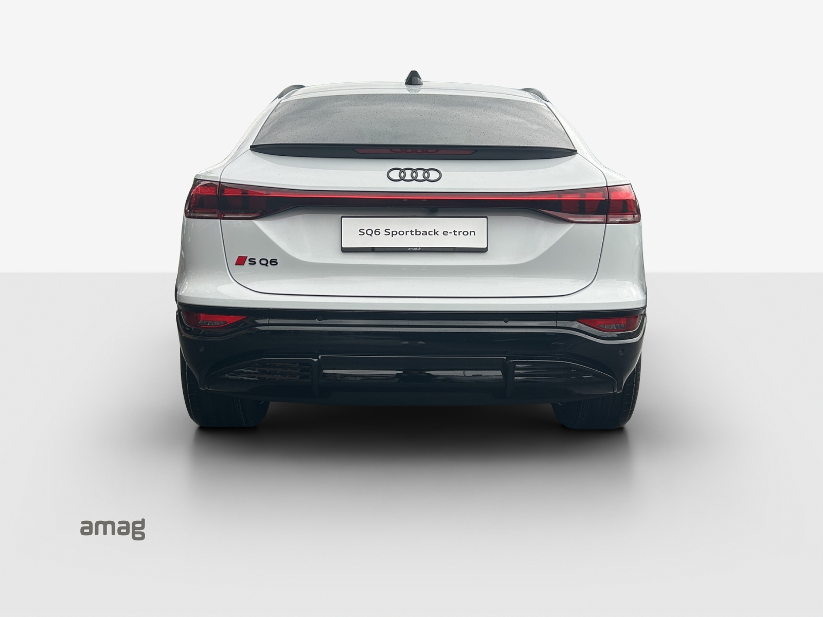 AUDI SQ6 Sportback e-tron quattro-image-3