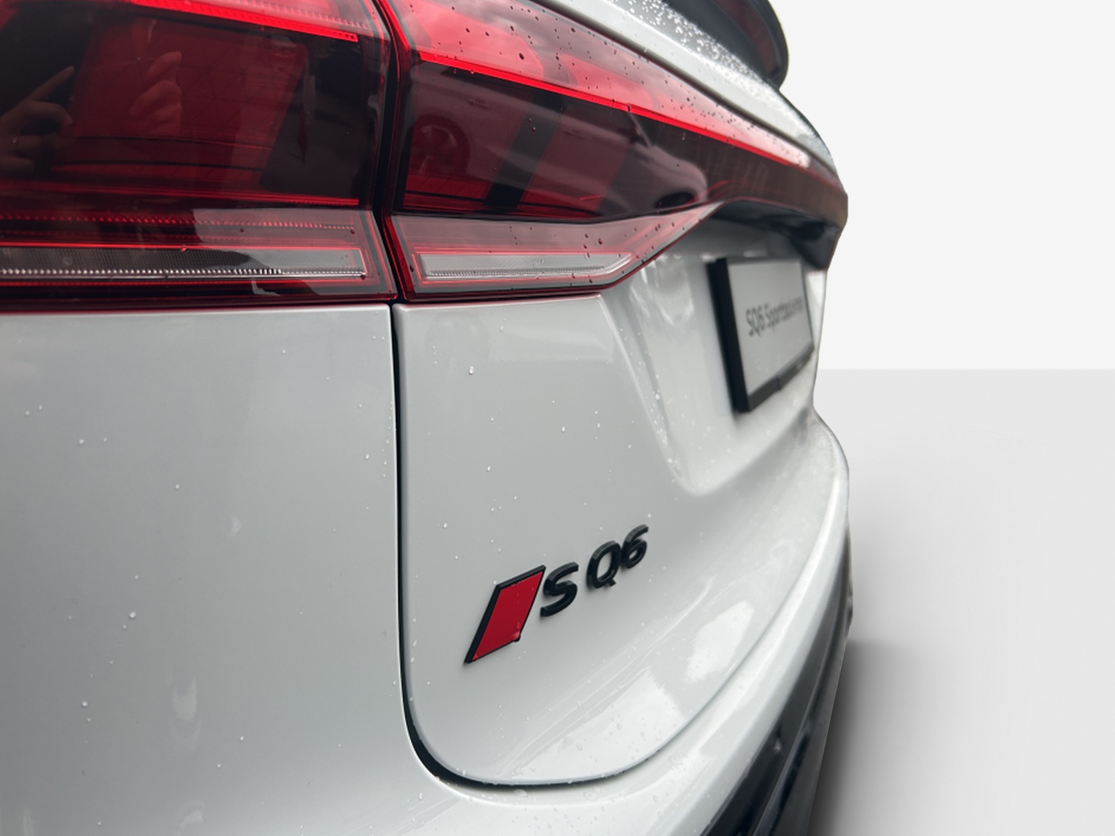 AUDI SQ6 Sportback e-tron quattro-image-14