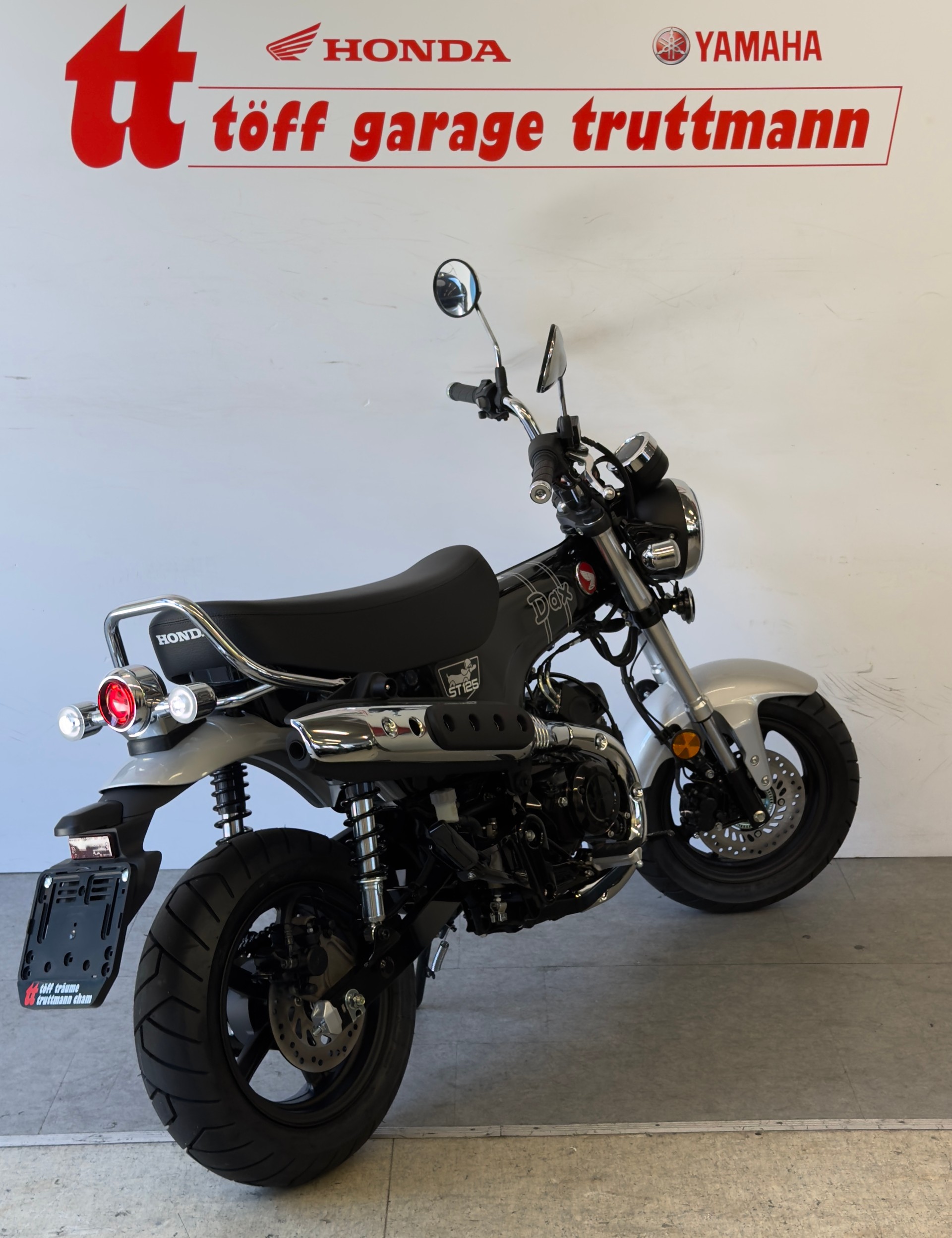 HONDA St 125 Dax-showroom-element-3