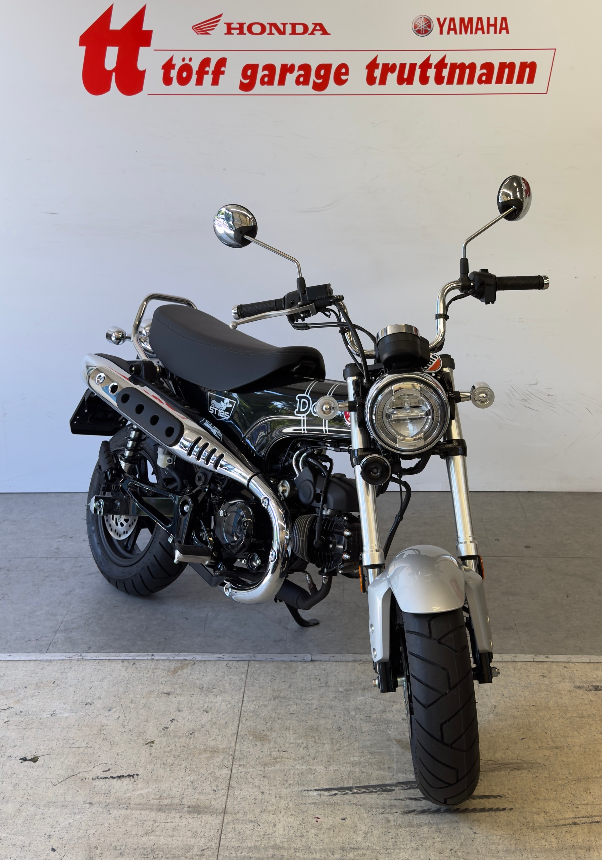 HONDA St 125 Dax-showroom-element-2