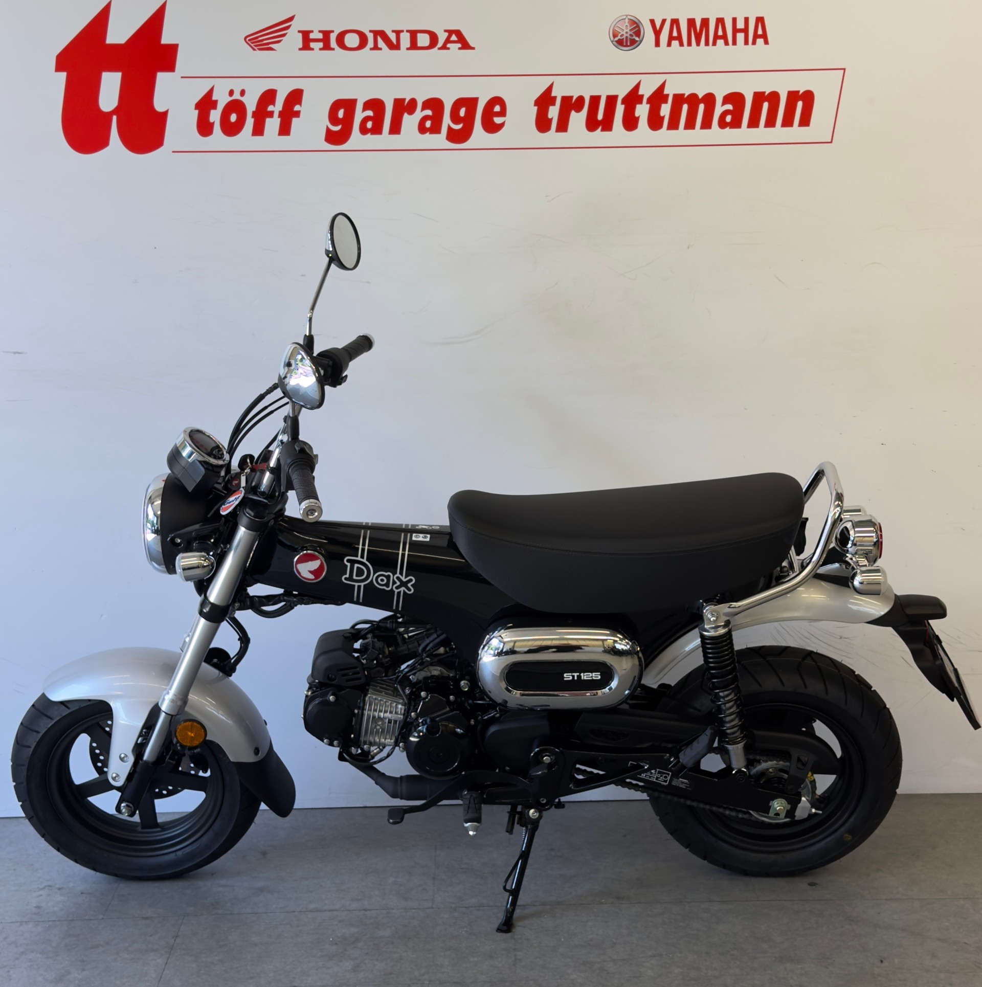 HONDA St 125 Dax-showroom-element-1