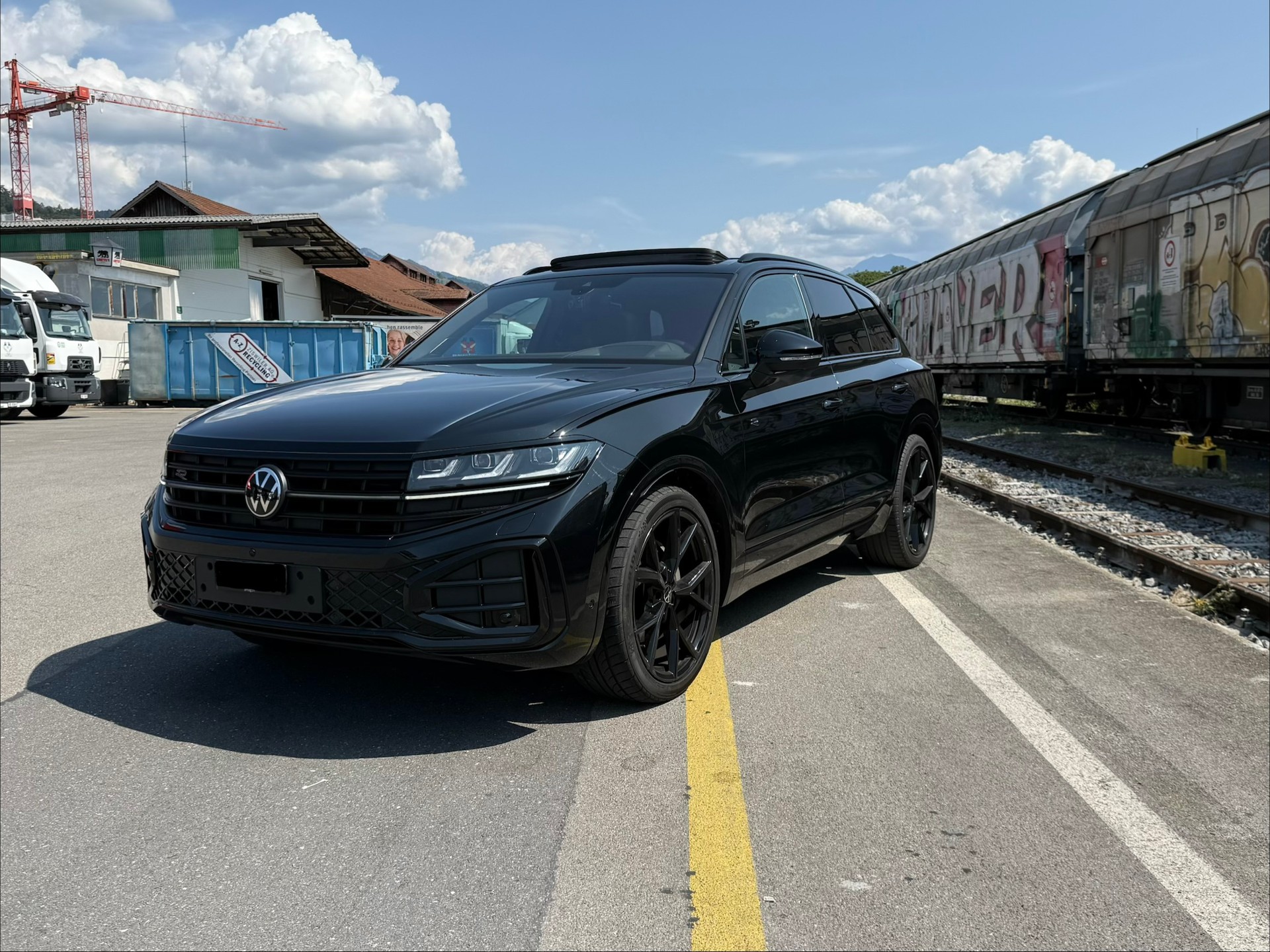 VW Touareg 3.0 TDI R Line Tiptronic-image-2