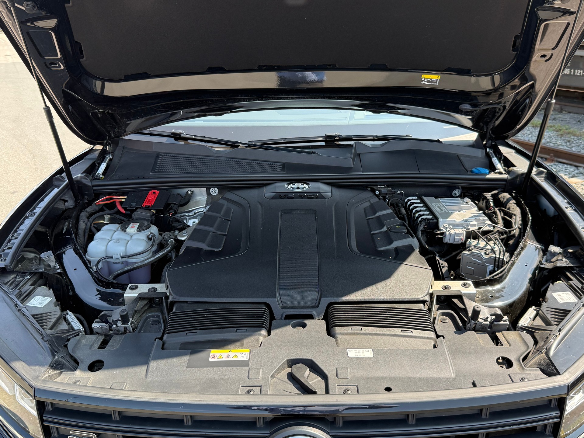 VW Touareg 3.0 TDI R Line Tiptronic-image-9