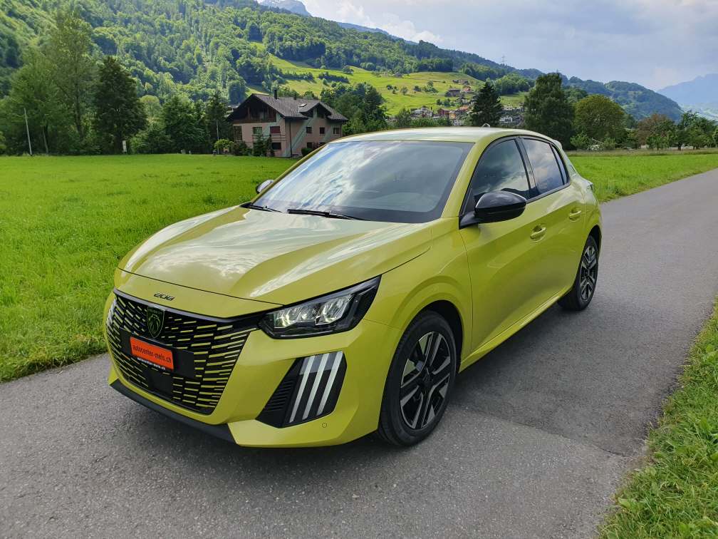 PEUGEOT 208 1.2 Hybrid Style-image-3
