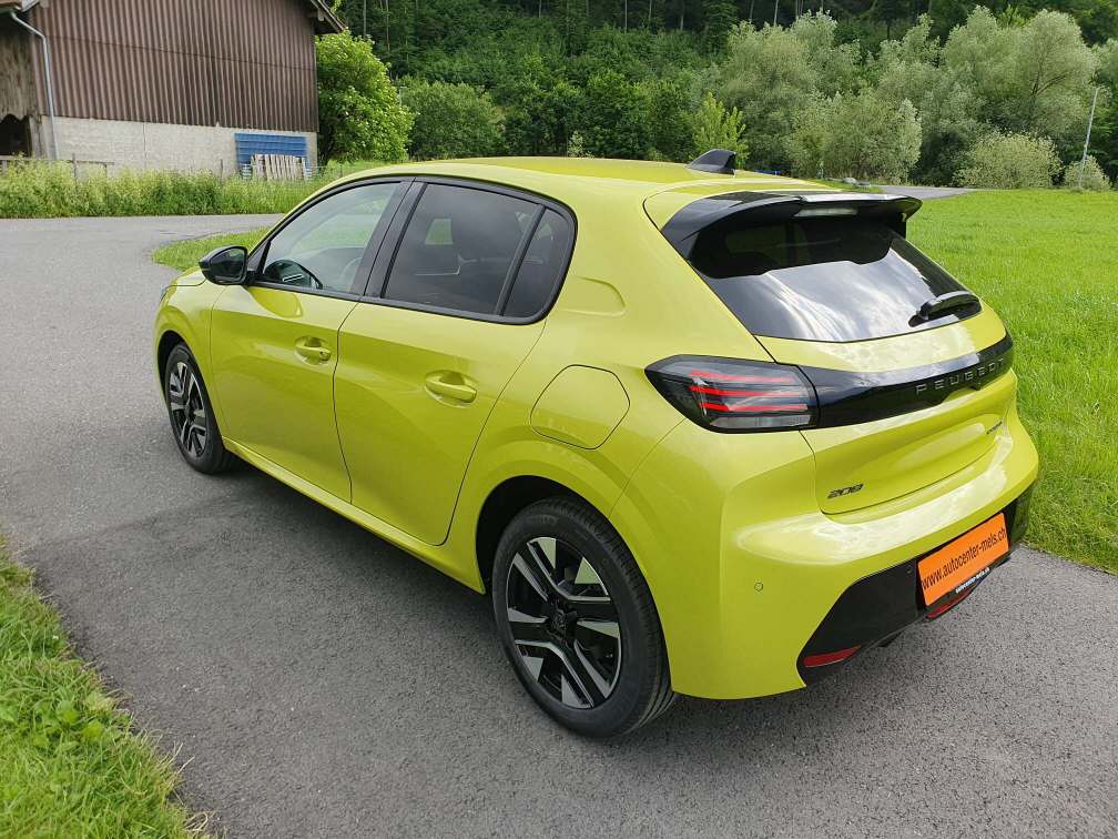 PEUGEOT 208 1.2 Hybrid Style-image-5