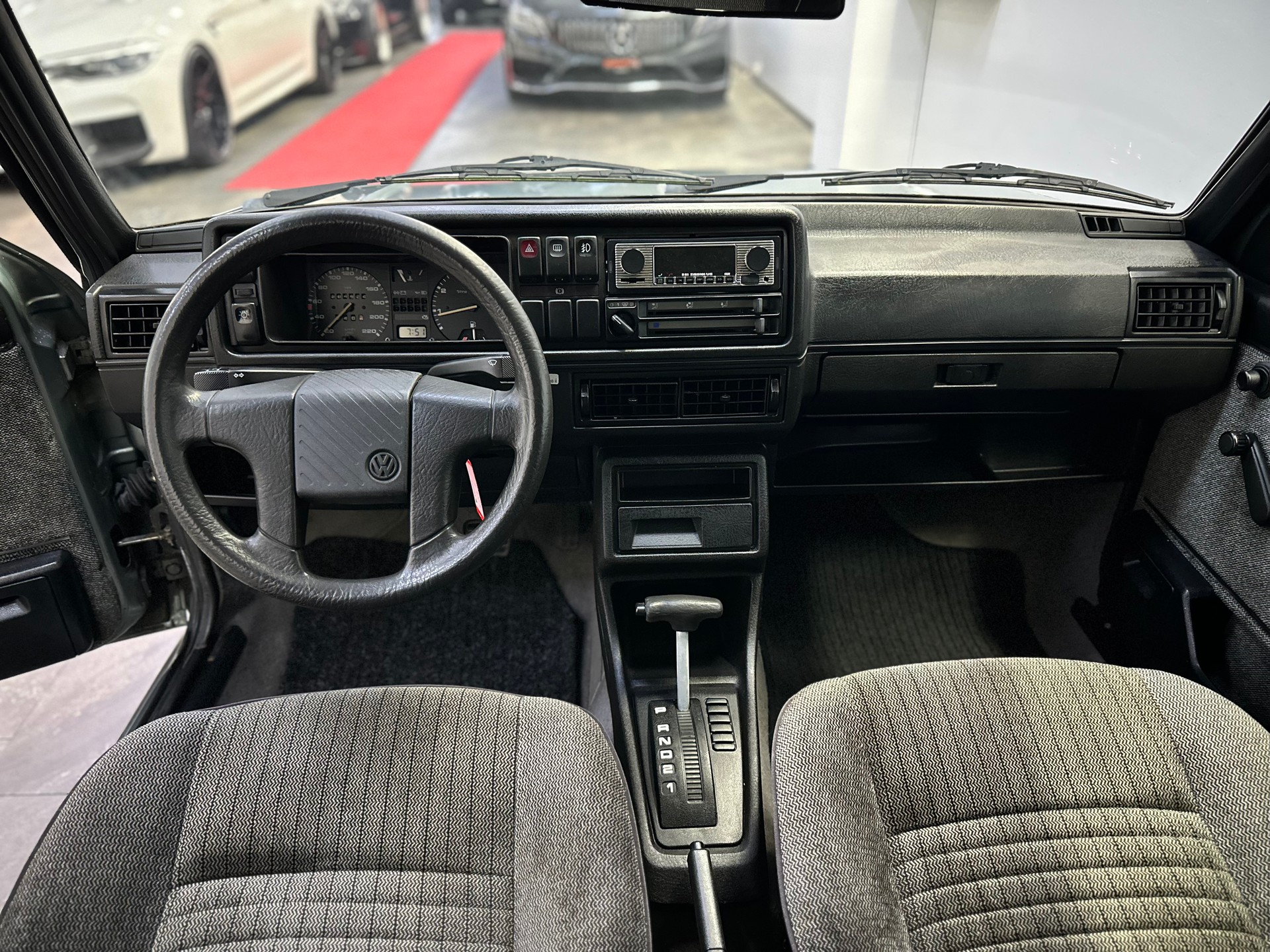 VW Golf 1600 C-image-14