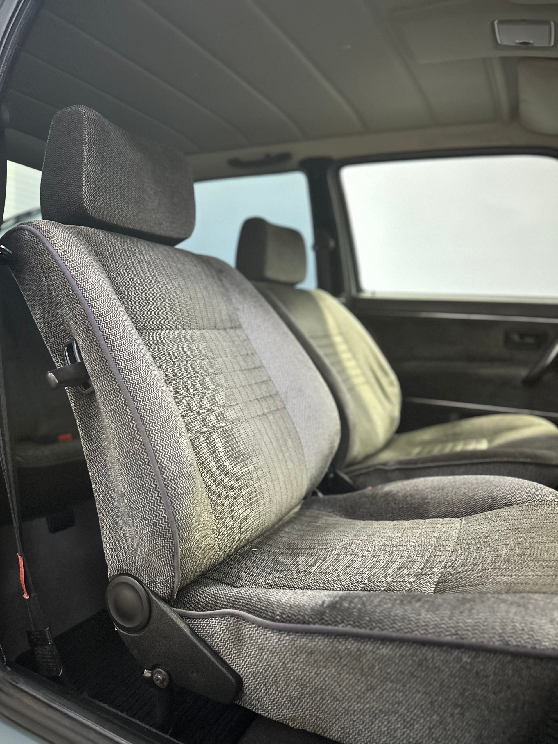 VW Golf 1600 C-image-18