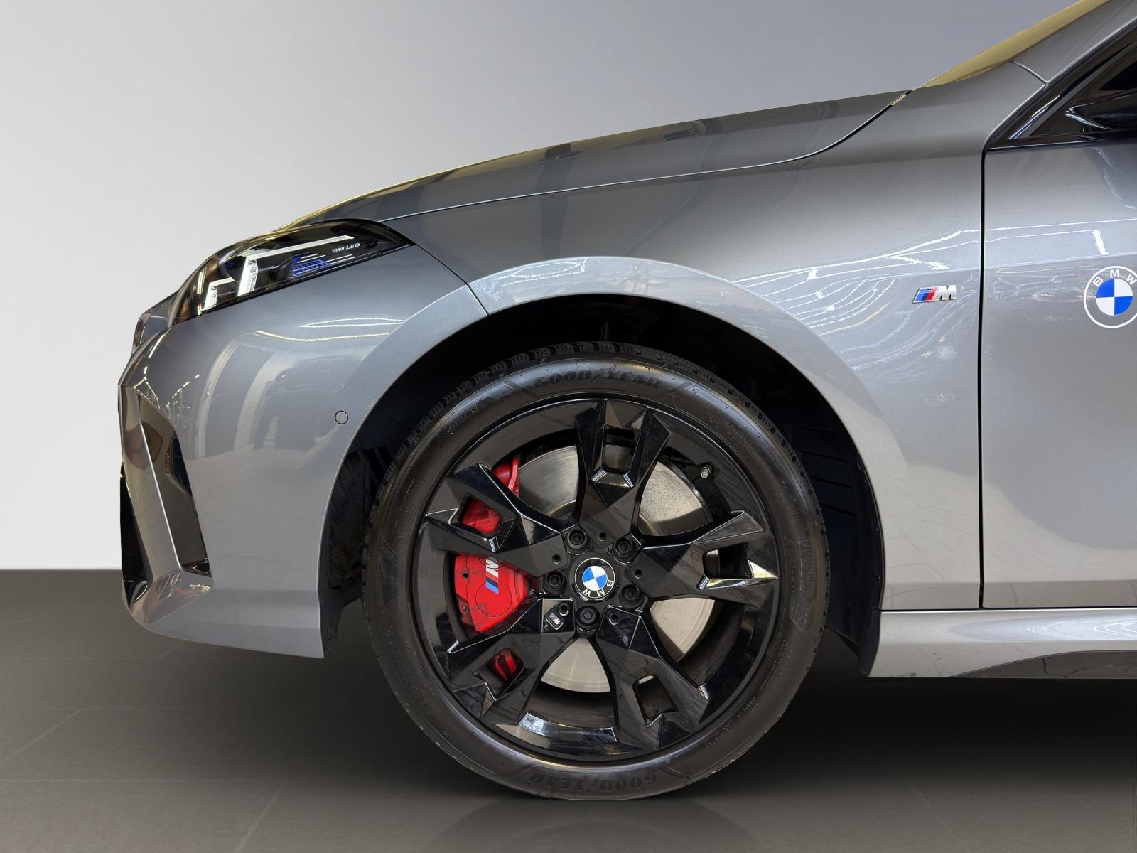 BMW M135i xDrive M-SportPaket Pro-image-16
