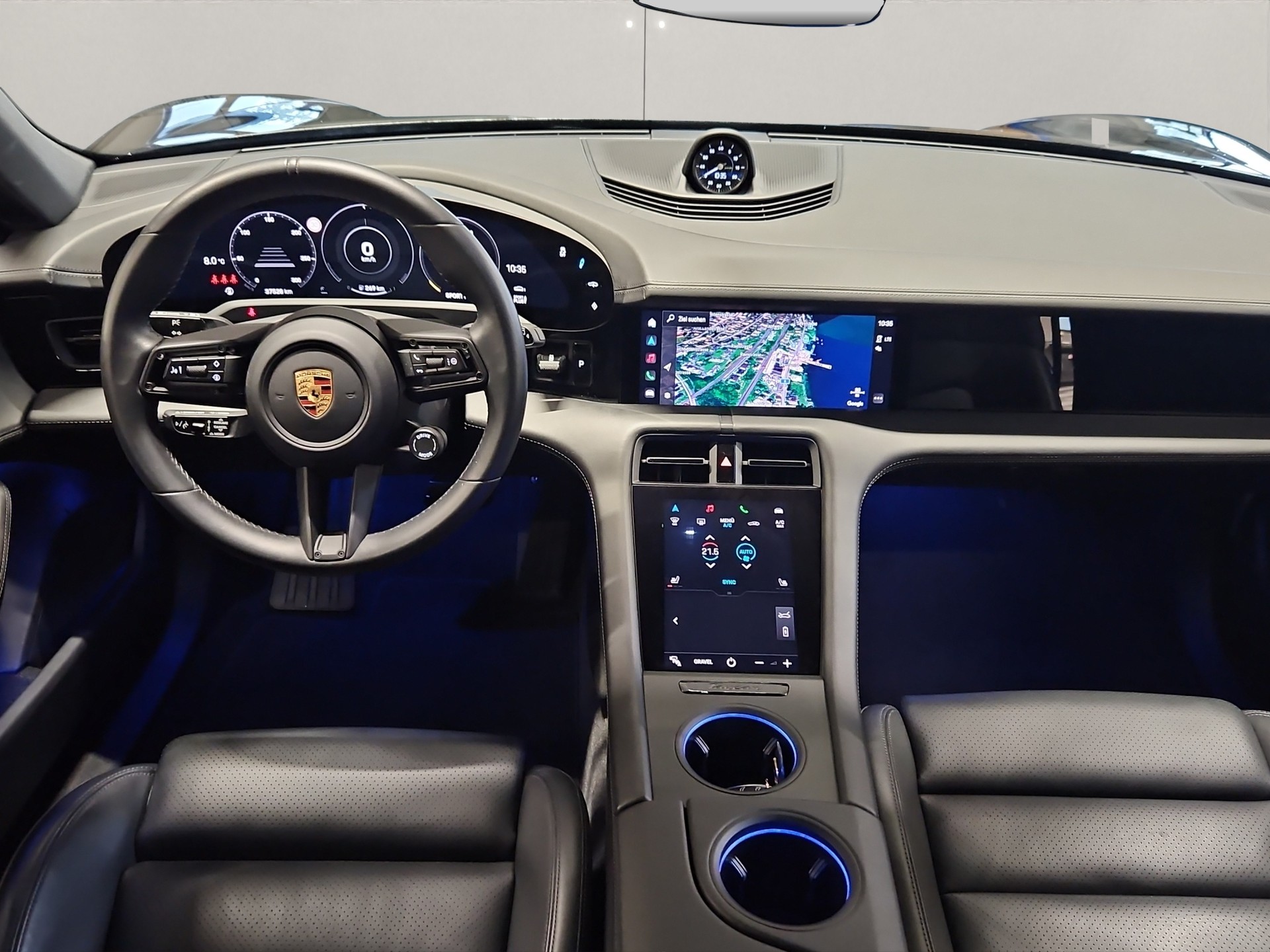 PORSCHE Taycan 4 Cross Turismo-image-8