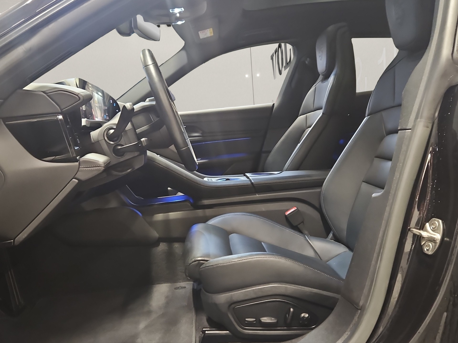 PORSCHE Taycan 4 Cross Turismo-image-6