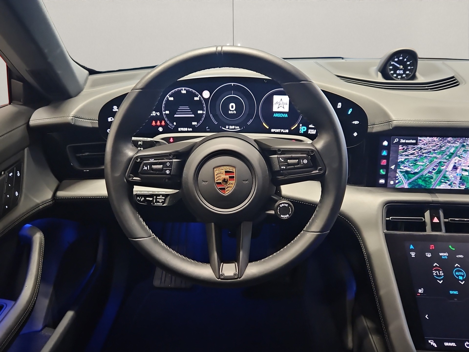 PORSCHE Taycan 4 Cross Turismo-image-9