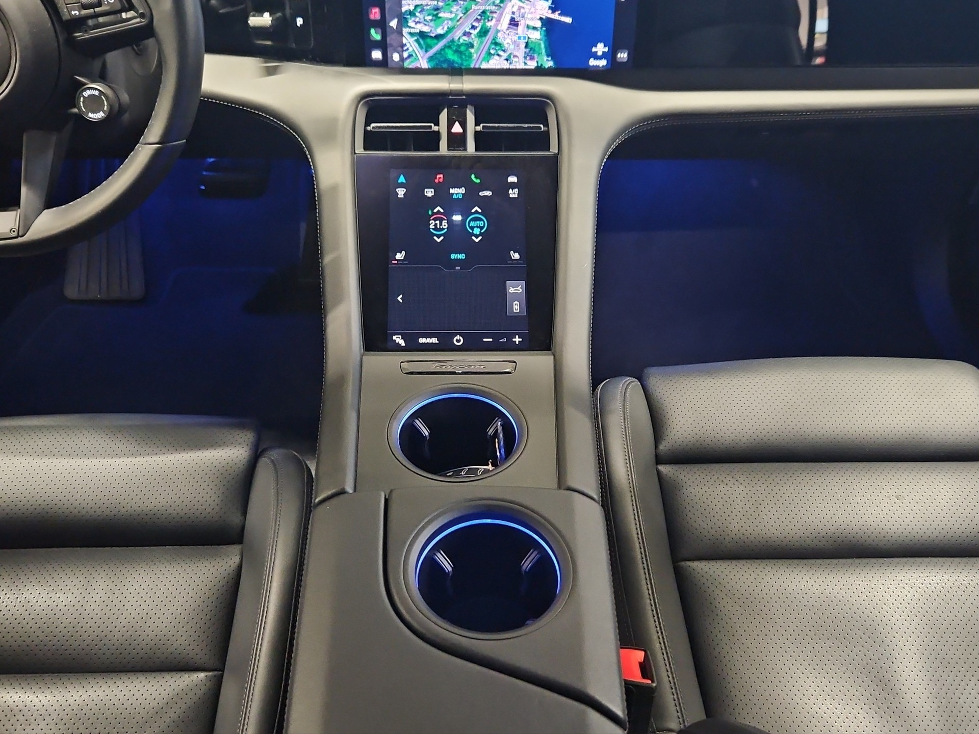 PORSCHE Taycan 4 Cross Turismo-image-11