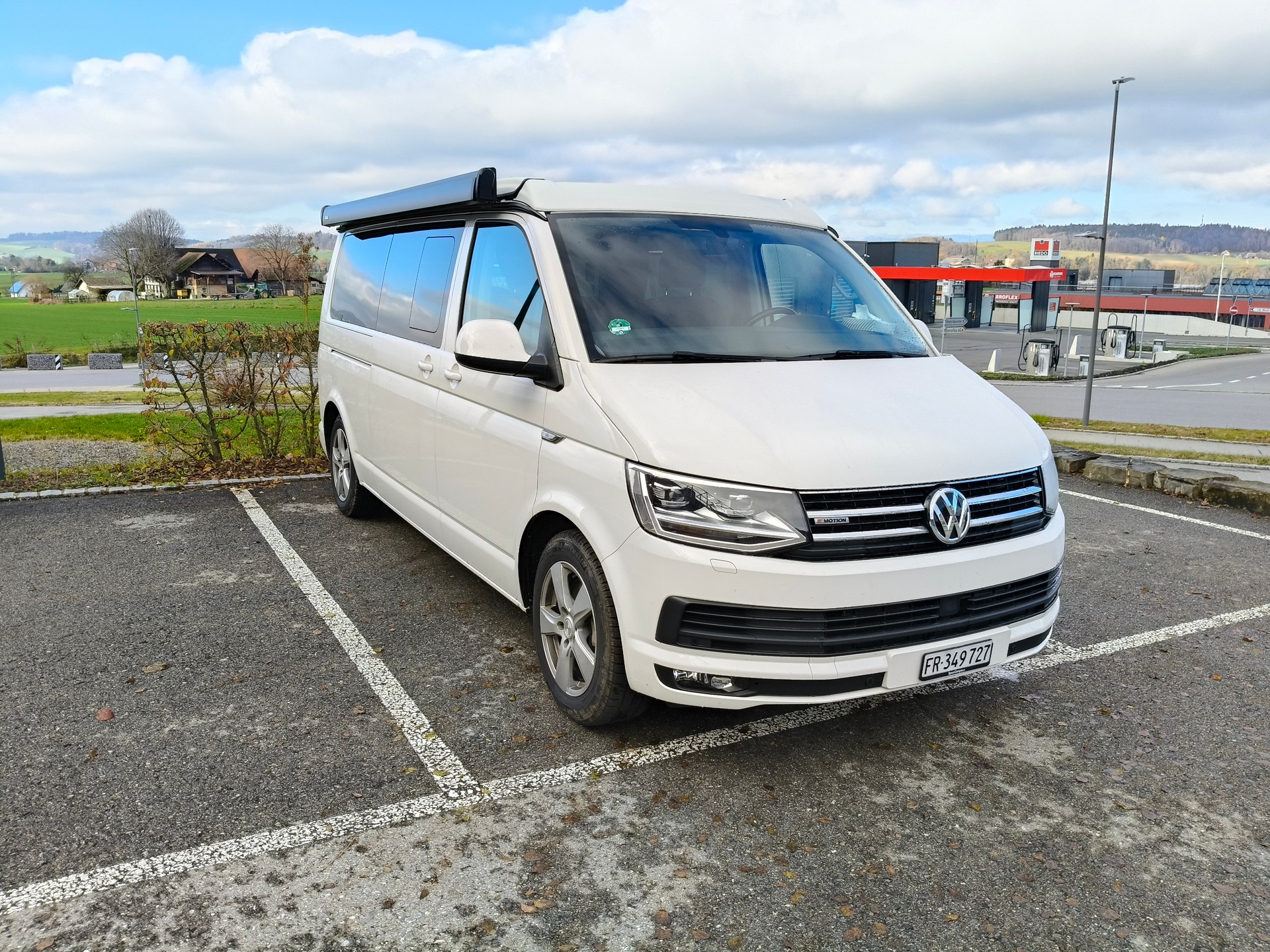 VW Caravelle SpaceCamper. T6 2.0 Bi-TDI Highline 4Motion DSG LWB-image-0