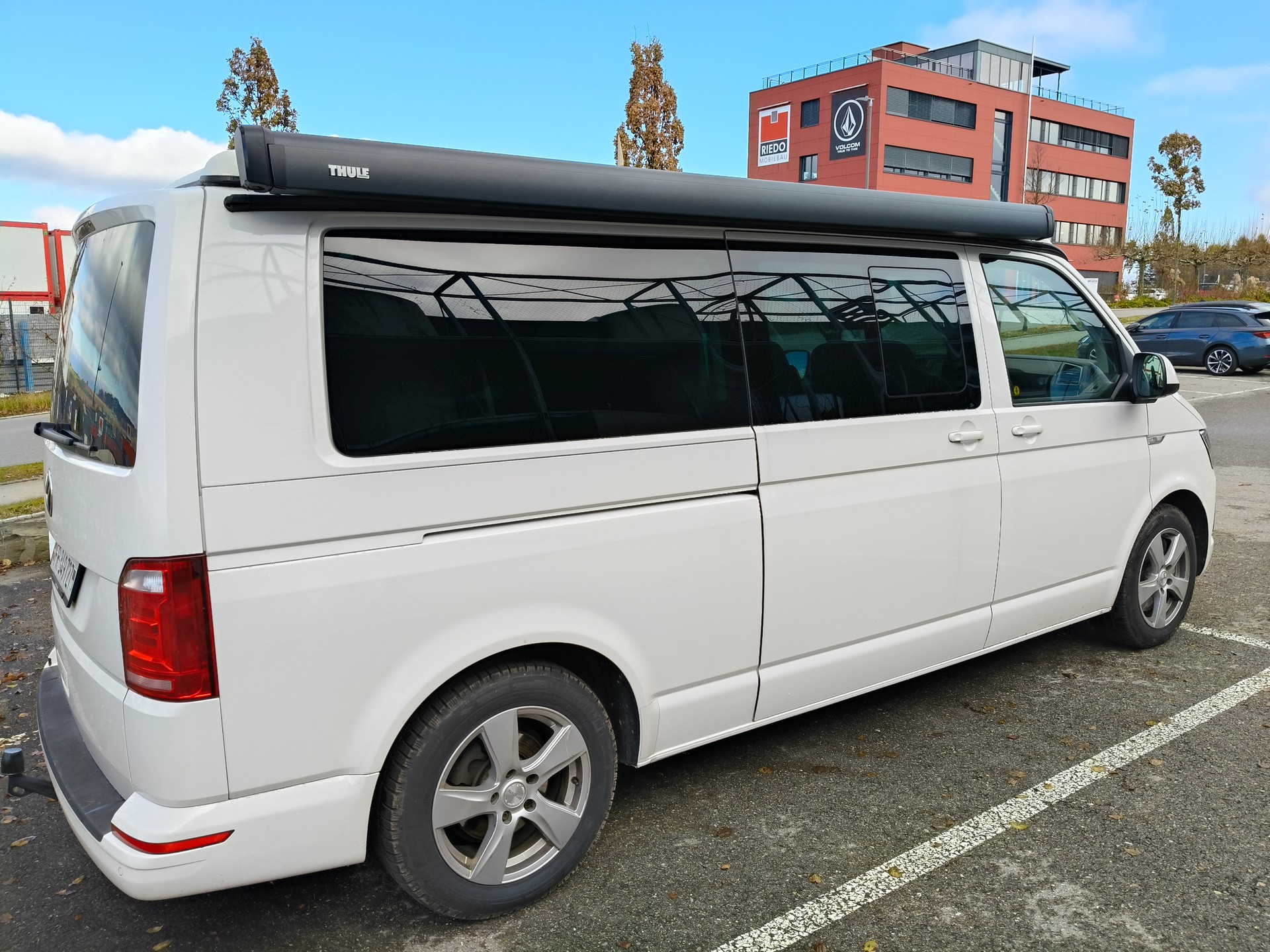 VW Caravelle SpaceCamper. T6 2.0 Bi-TDI Highline 4Motion DSG LWB-image-1