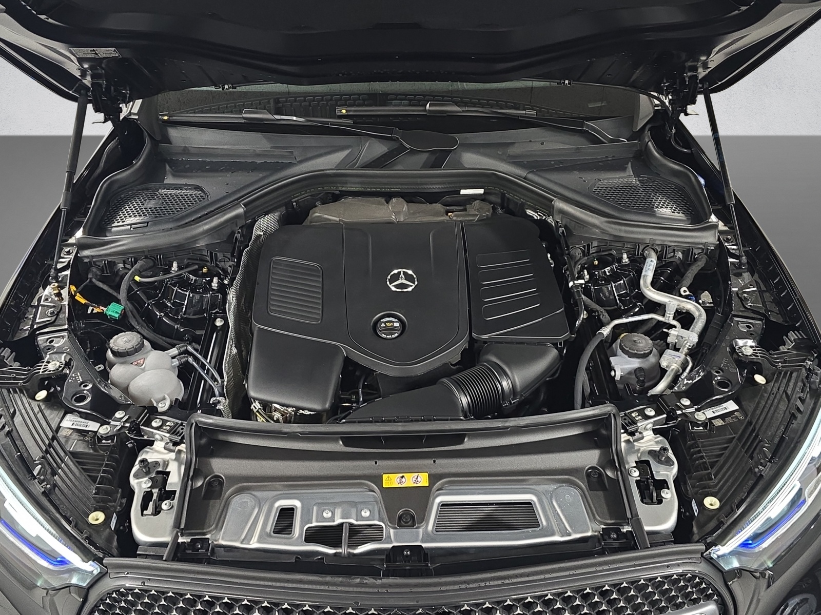 MERCEDES-BENZ GLC 300 e AMG Line 4Matic Coupé EQ Star-image-9