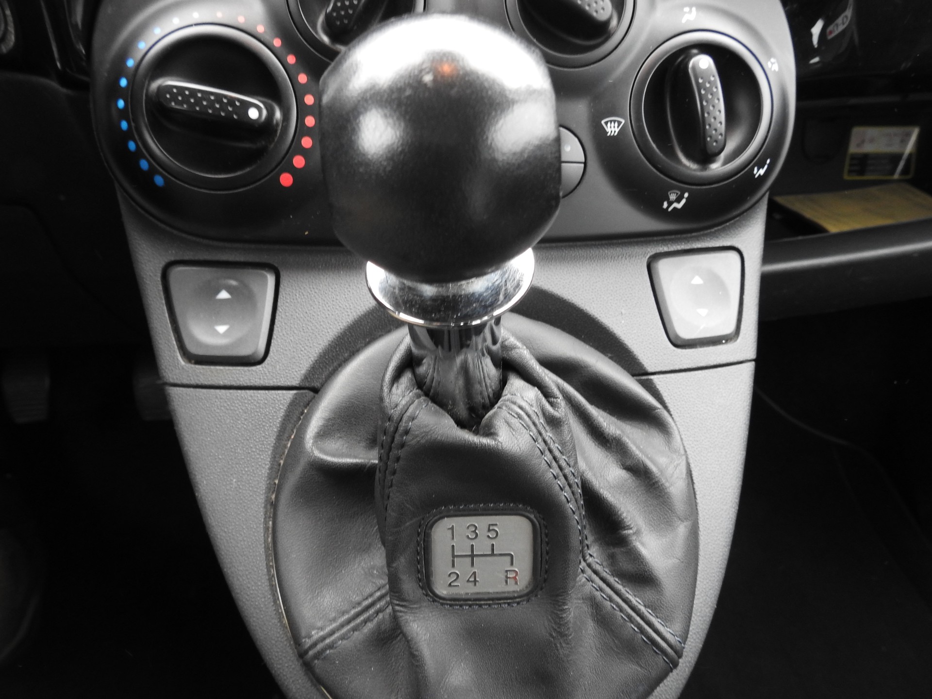 FIAT 500 1.2 Lounge-image-16